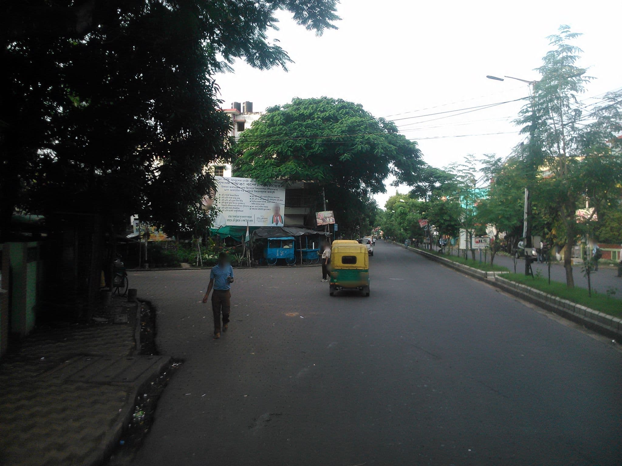 Street view near OYO 6774 Apartment The White Feathers, Dam Dam — © japa (CC BY-SA · Mapillary)
