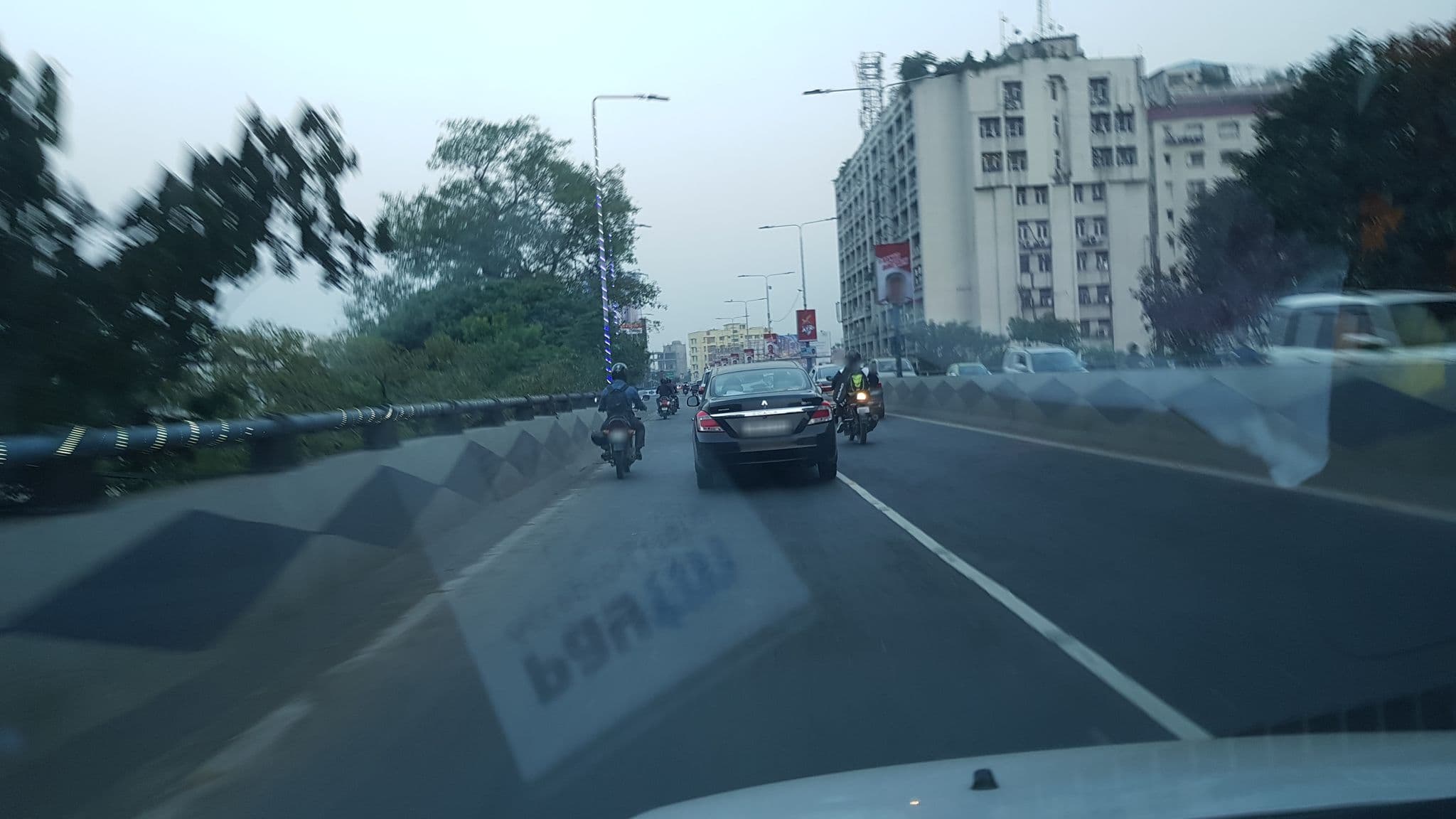 Street view near Avail Apartments, Kolkata — © eneerhut (CC BY-SA · Mapillary)