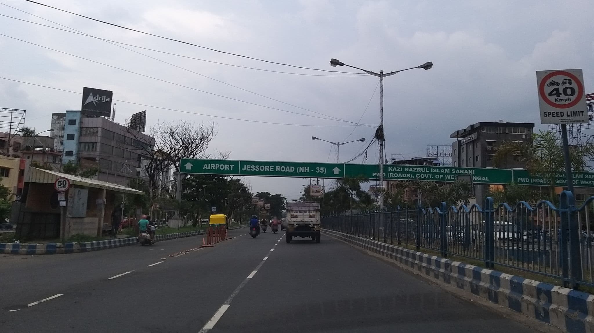 Street view near Vaccinated Staff - Capital O 7899 Casa, Dam Dam — © tasauf1980 (CC BY-SA · Mapillary)