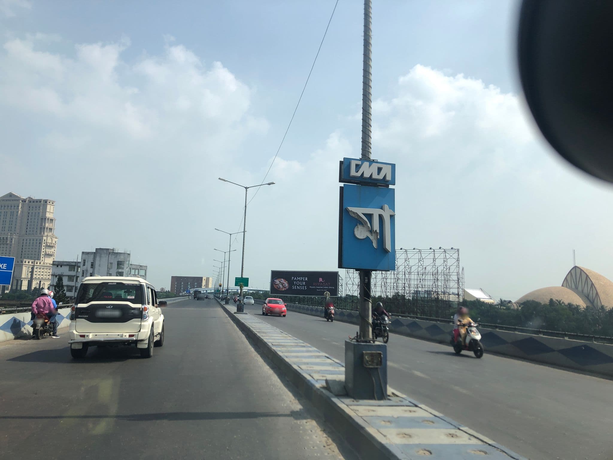 Street view near Bypass Swimming & Resort Kolkata, Kolkata — © teresapeteti (CC BY-SA · Mapillary)