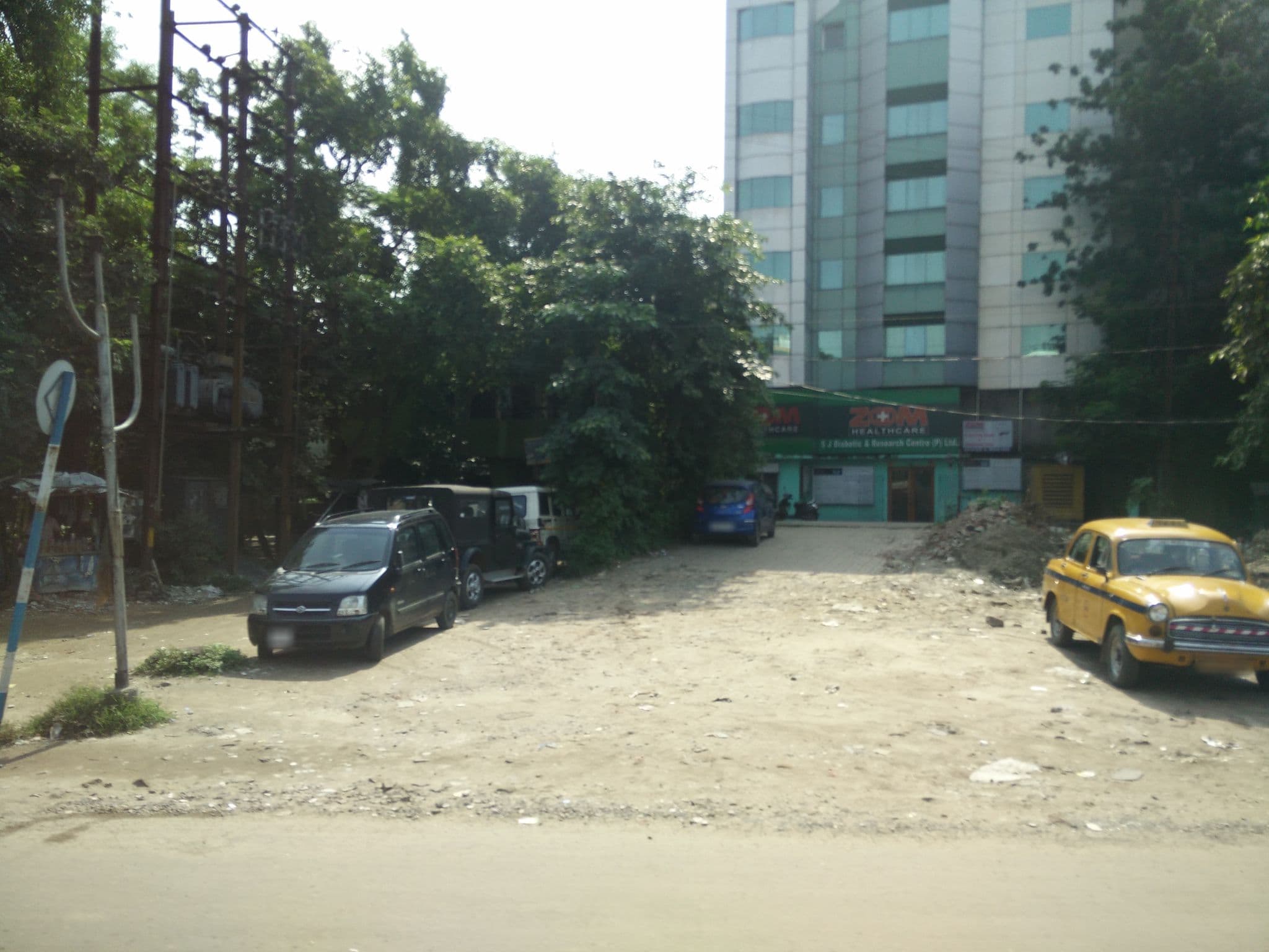 Street view near Rose Valley Hotel, Dam Dam — © supersubra (CC BY-SA · Mapillary)