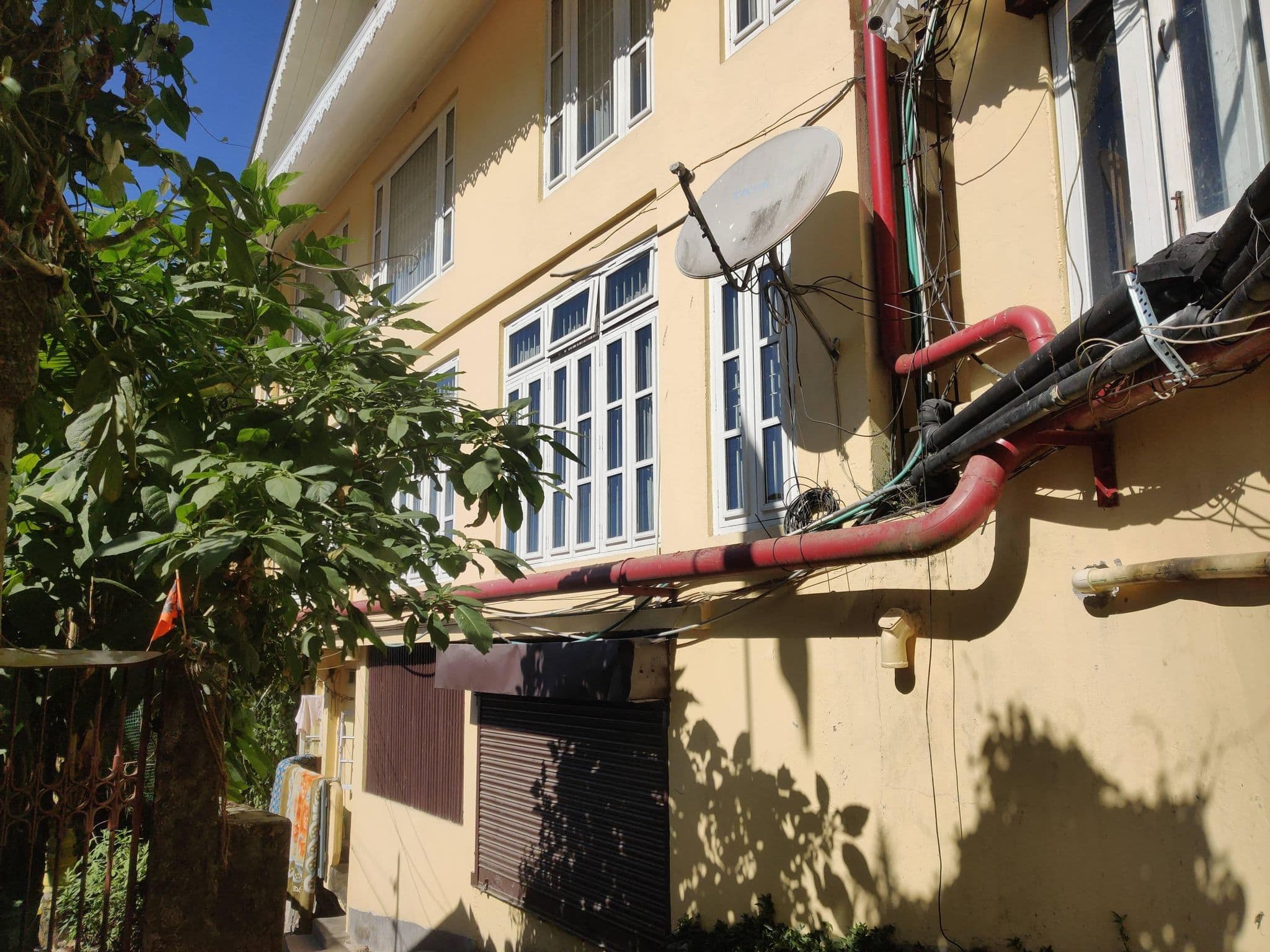 Street view near Mayfair Darjeeling, Dārjiling — © Annecca06 (CC BY-SA · Mapillary)