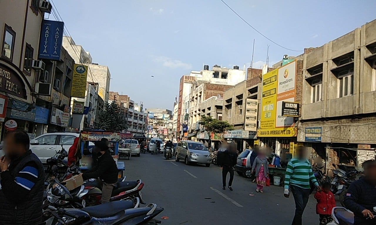 Street view near Hotel Chinar, Amritsar — © bholekibhasam (CC BY-SA · Mapillary)