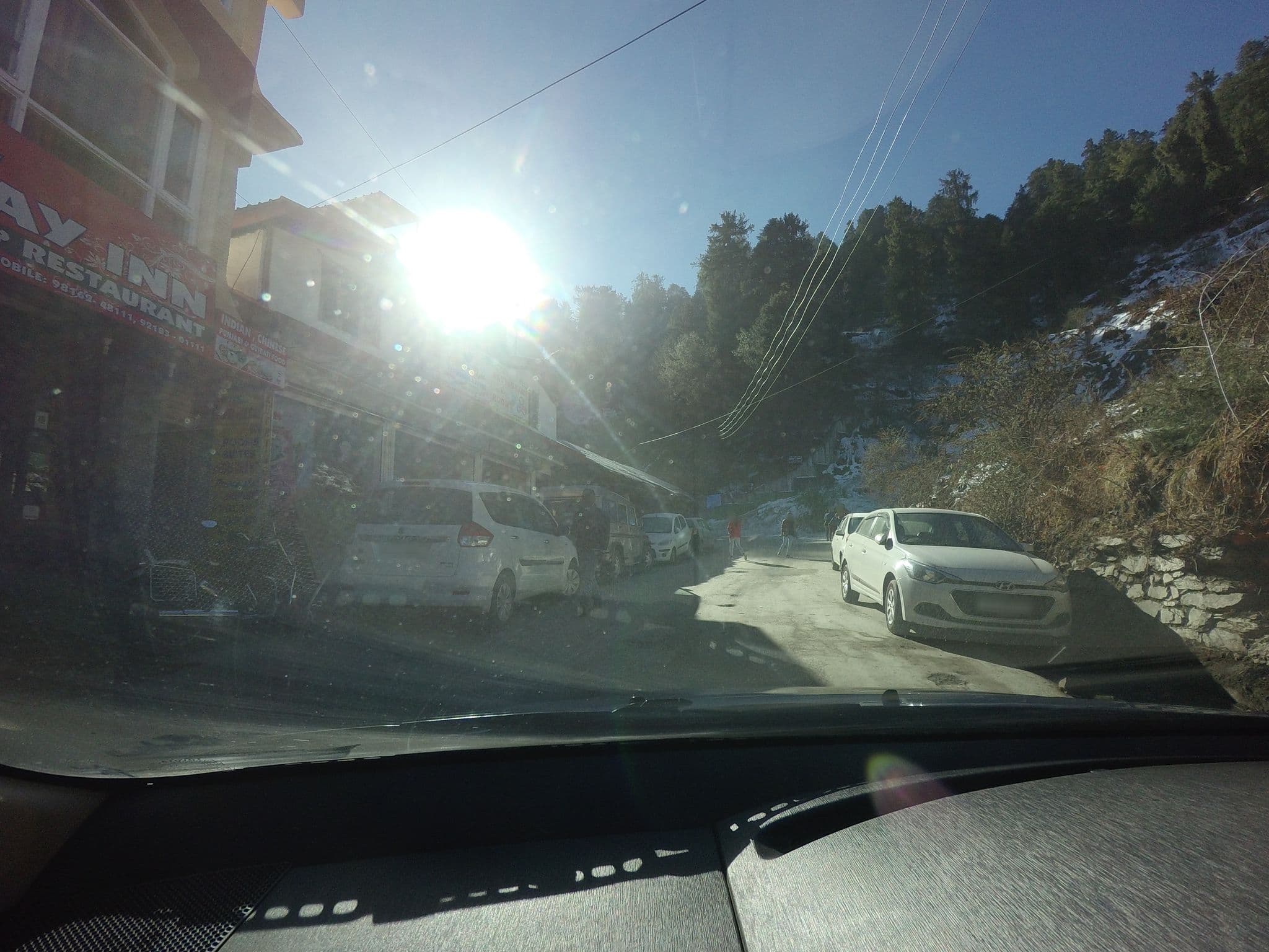 Street view near Hotel Kufri holiday Inn, Shimla — © natarajakaveeti (CC BY-SA · Mapillary)