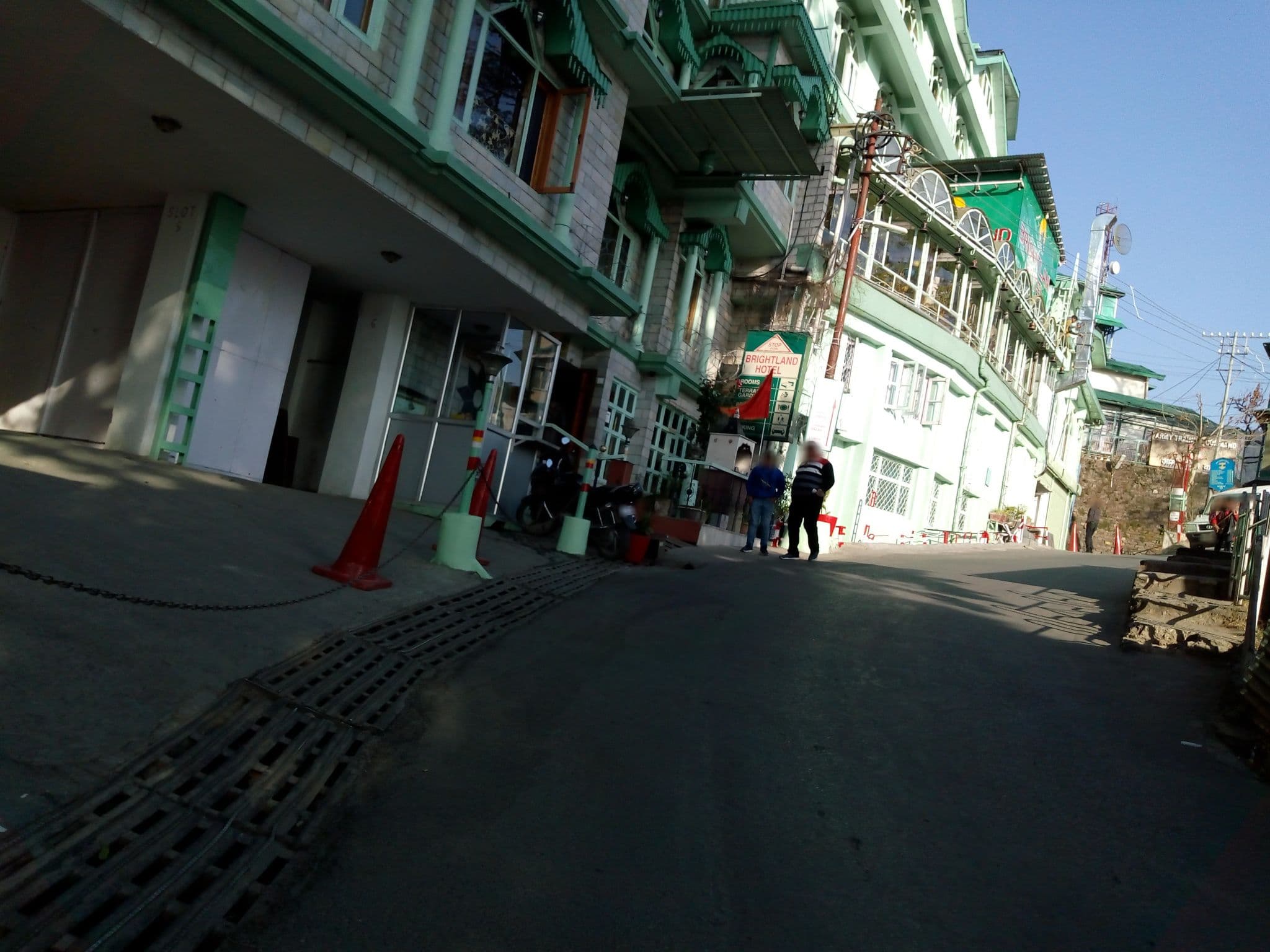 Street view near Hotel Leela Regency, Shimla — © natarajakaveeti (CC BY-SA · Mapillary)