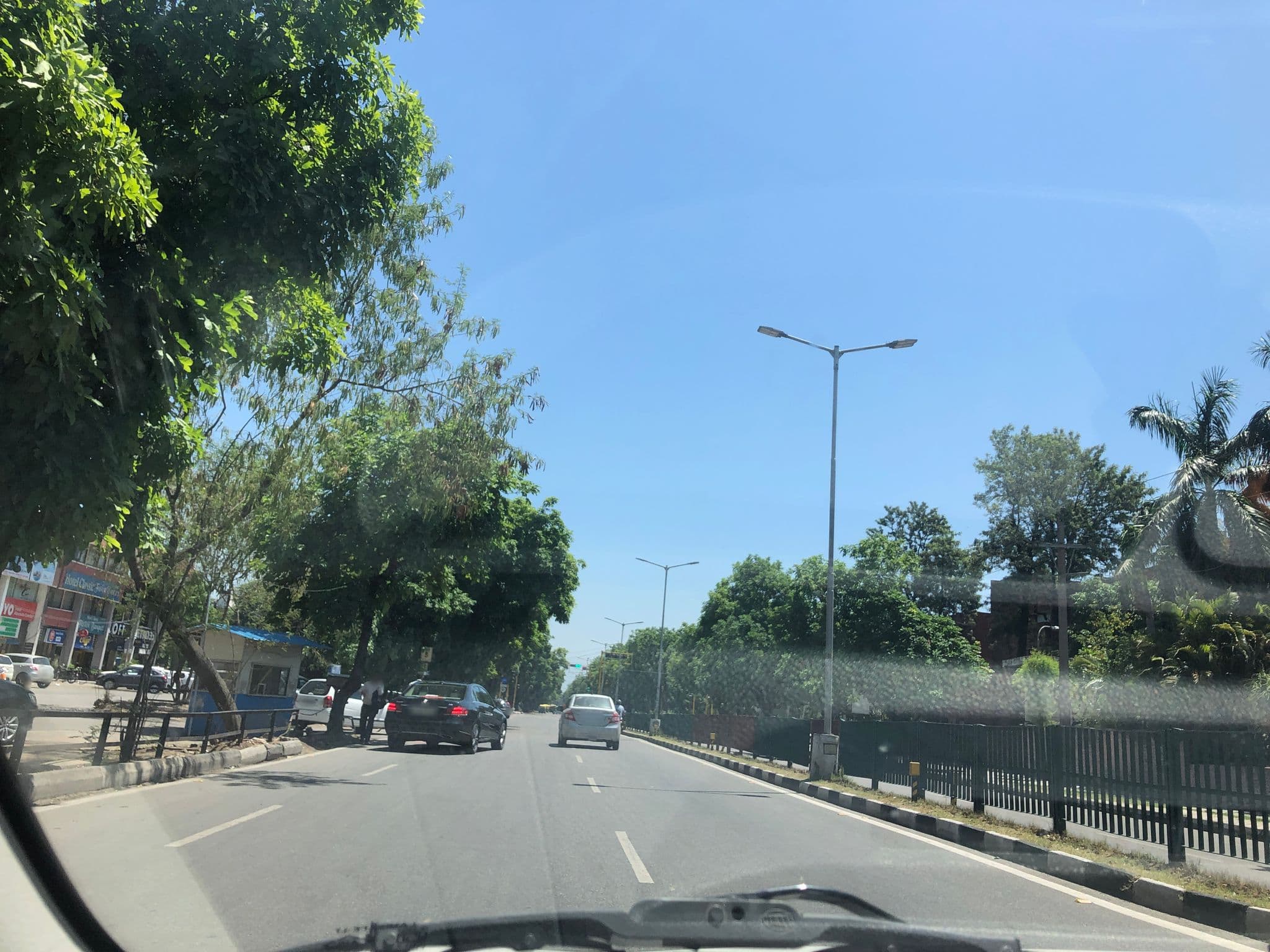 Street view near Absolute Comfort, Chandigarh — © teresapeteti (CC BY-SA · Mapillary)