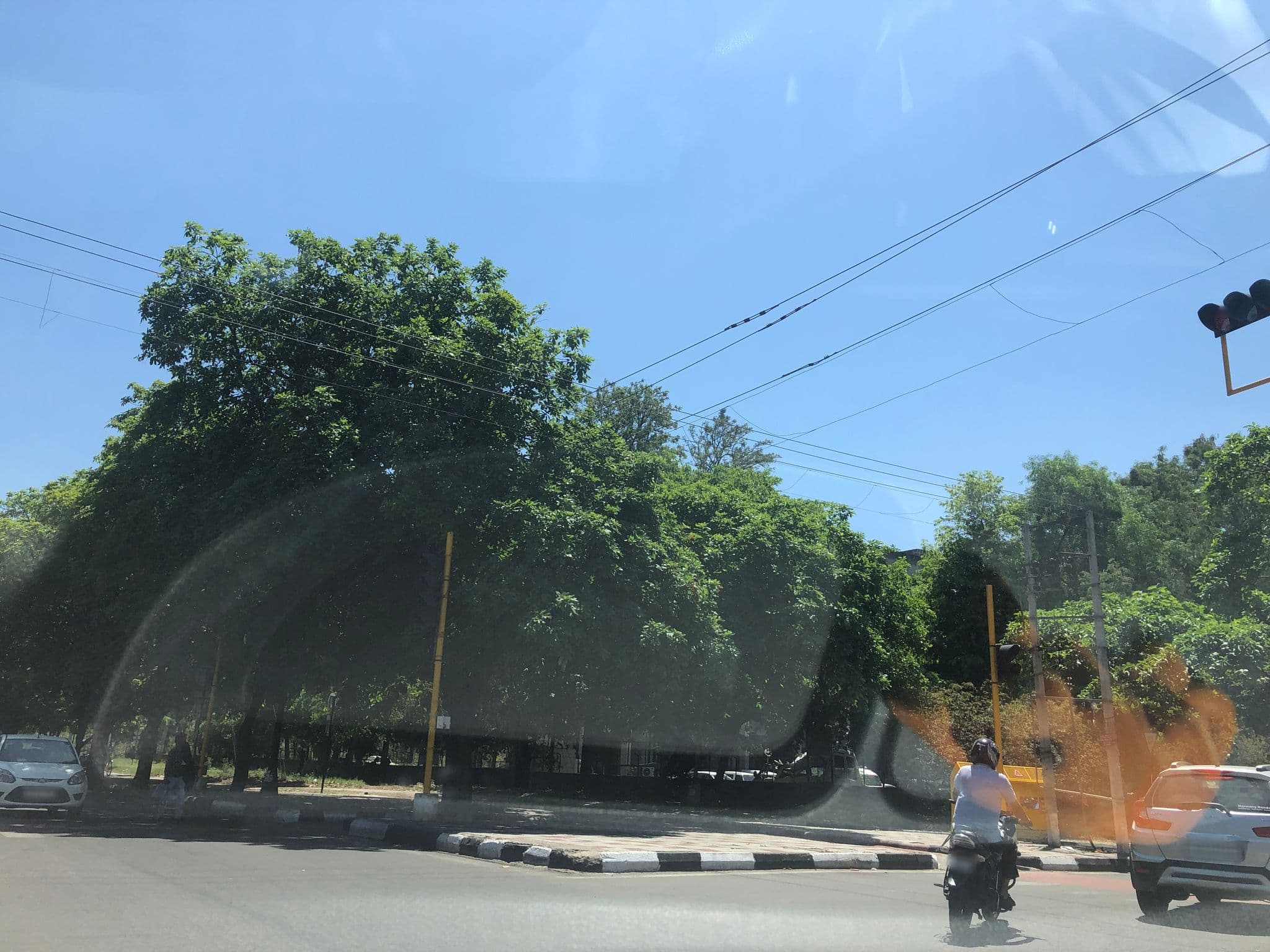Street view near Hotel Western Court, Chandigarh — © teresapeteti (CC BY-SA · Mapillary)