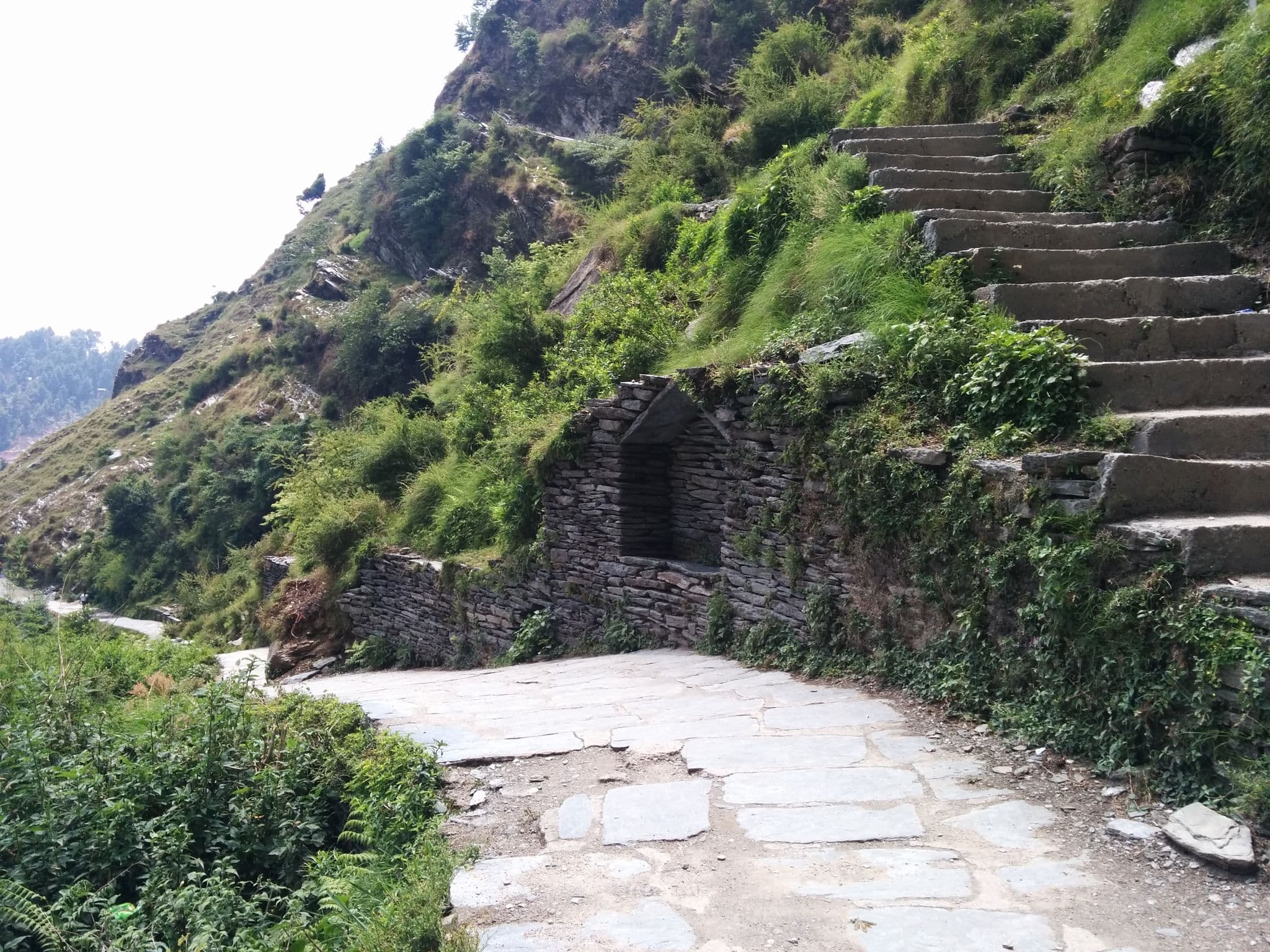 Street view near Glenmoor Cottages, Dharamsala — © sashazykov (CC BY-SA · Mapillary)