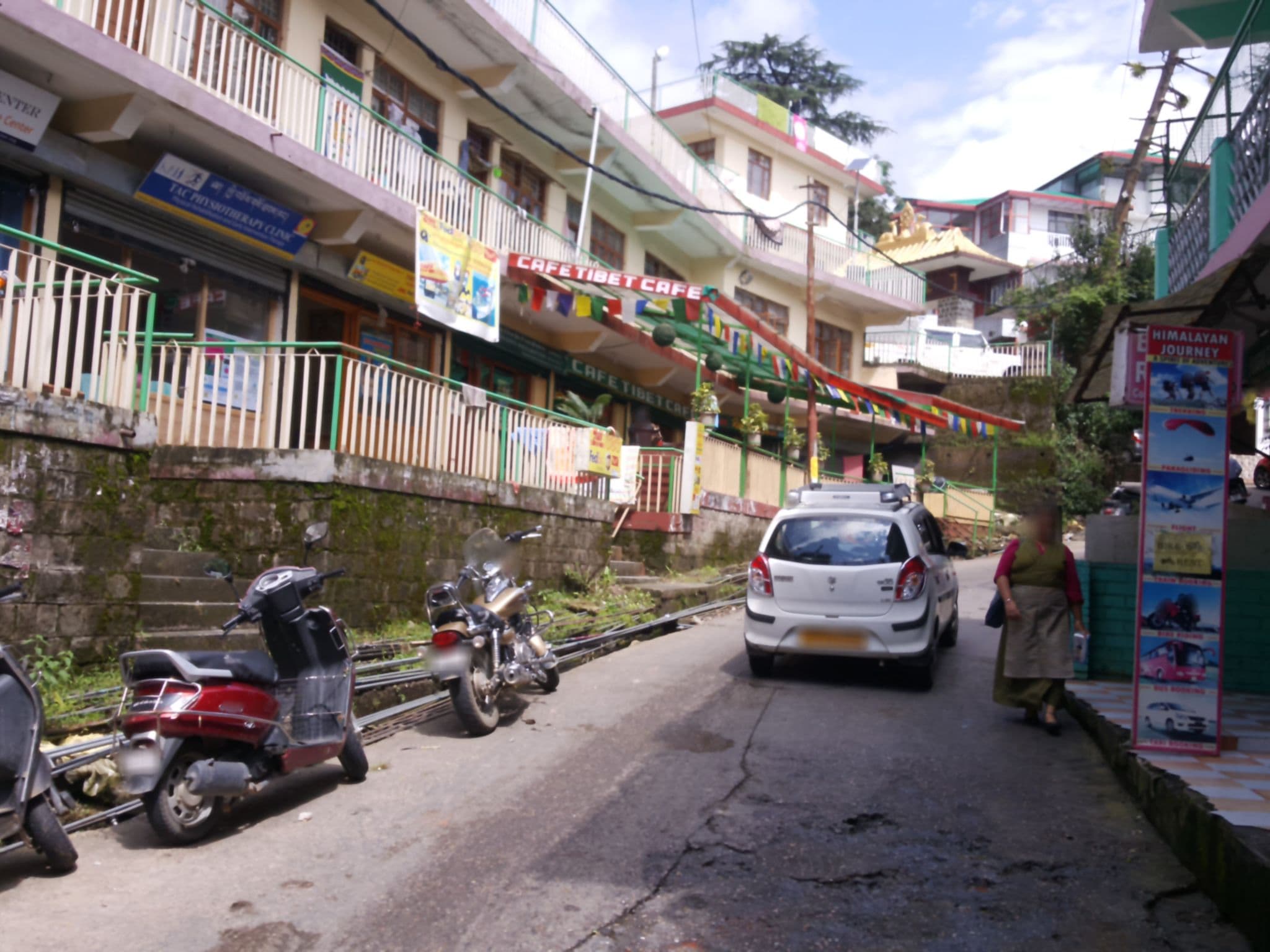 Street view near Comfortable Balcony Room, Dharamsala — © soale (CC BY-SA · Mapillary)