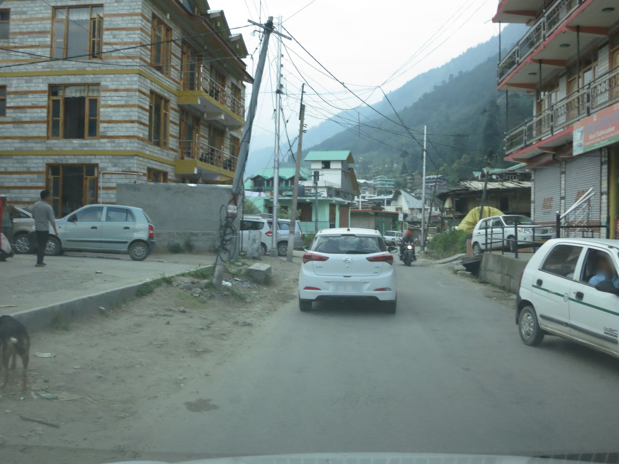 Street view near Hotel Snow Country, Kulu — © lto (CC BY-SA · Mapillary)