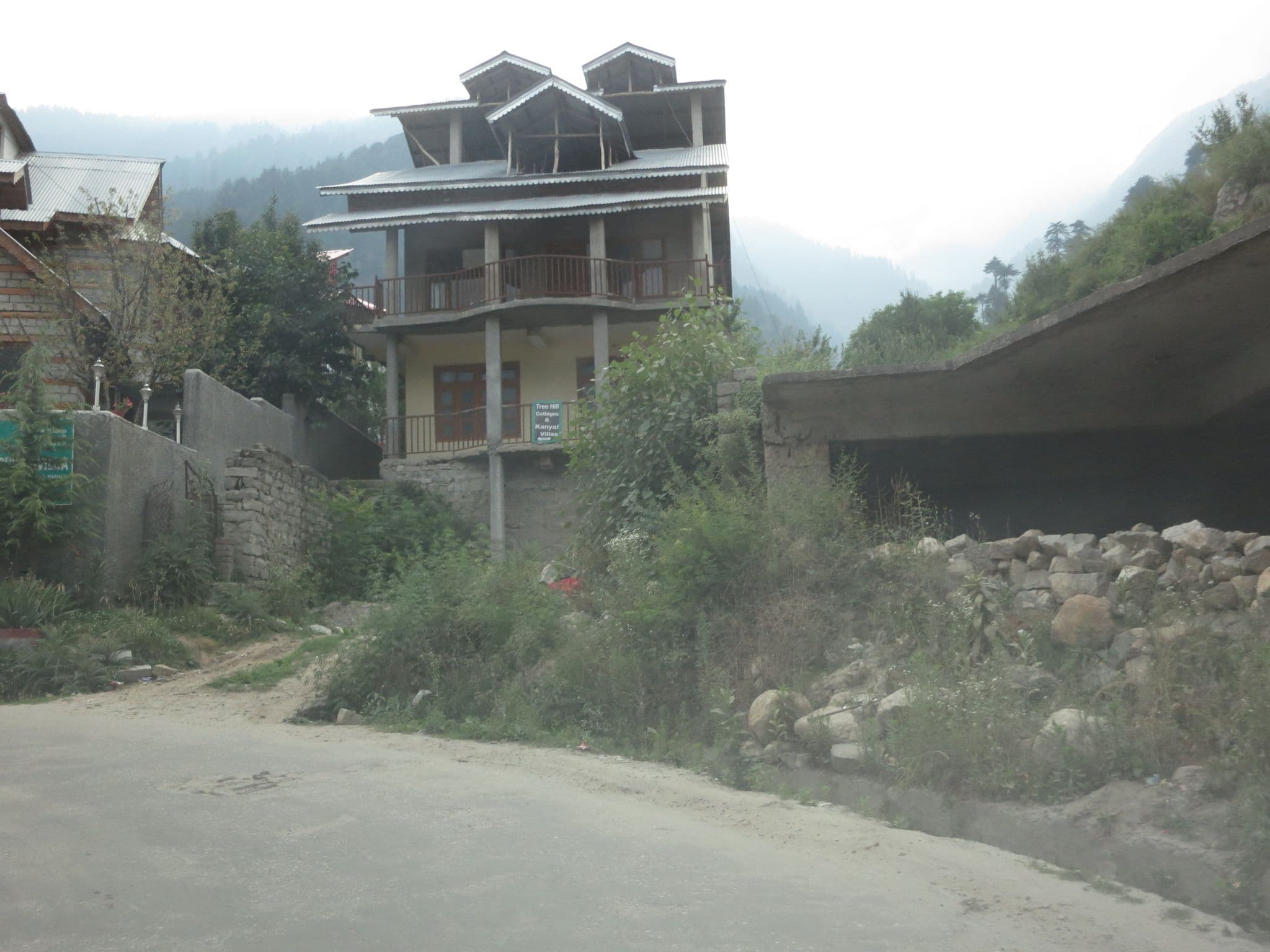 Street view near Punjab Cottages, Kulu — © lto (CC BY-SA · Mapillary)