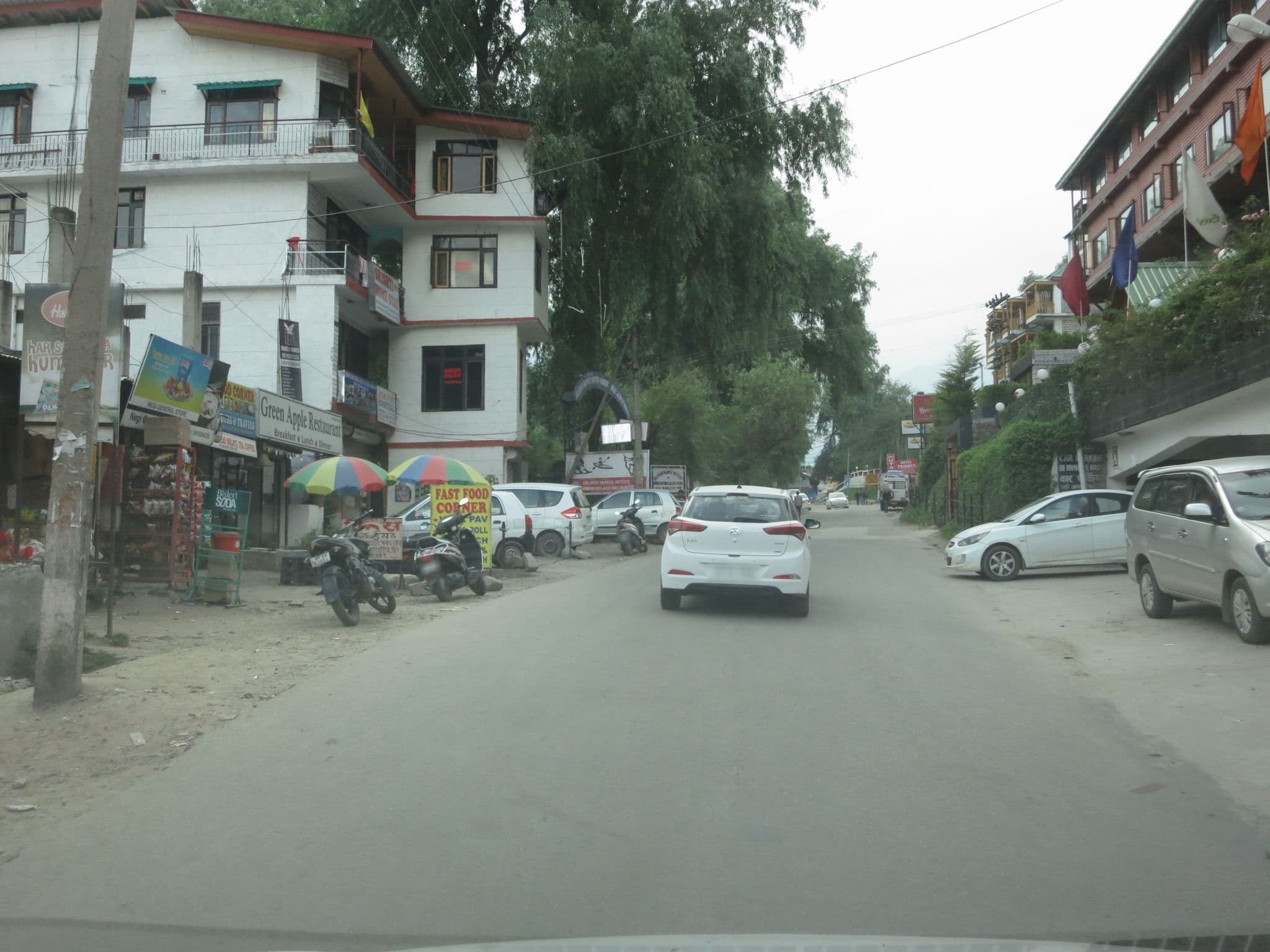 Street view near Honeymoon Inn, Kulu — © lto (CC BY-SA · Mapillary)