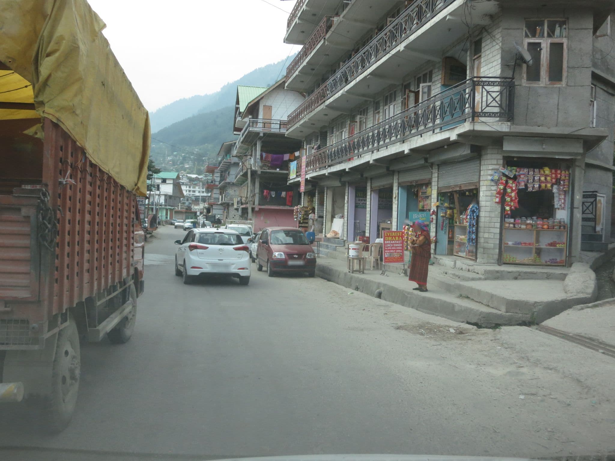 Street view near Nishita Resorts, Kulu — © lto (CC BY-SA · Mapillary)