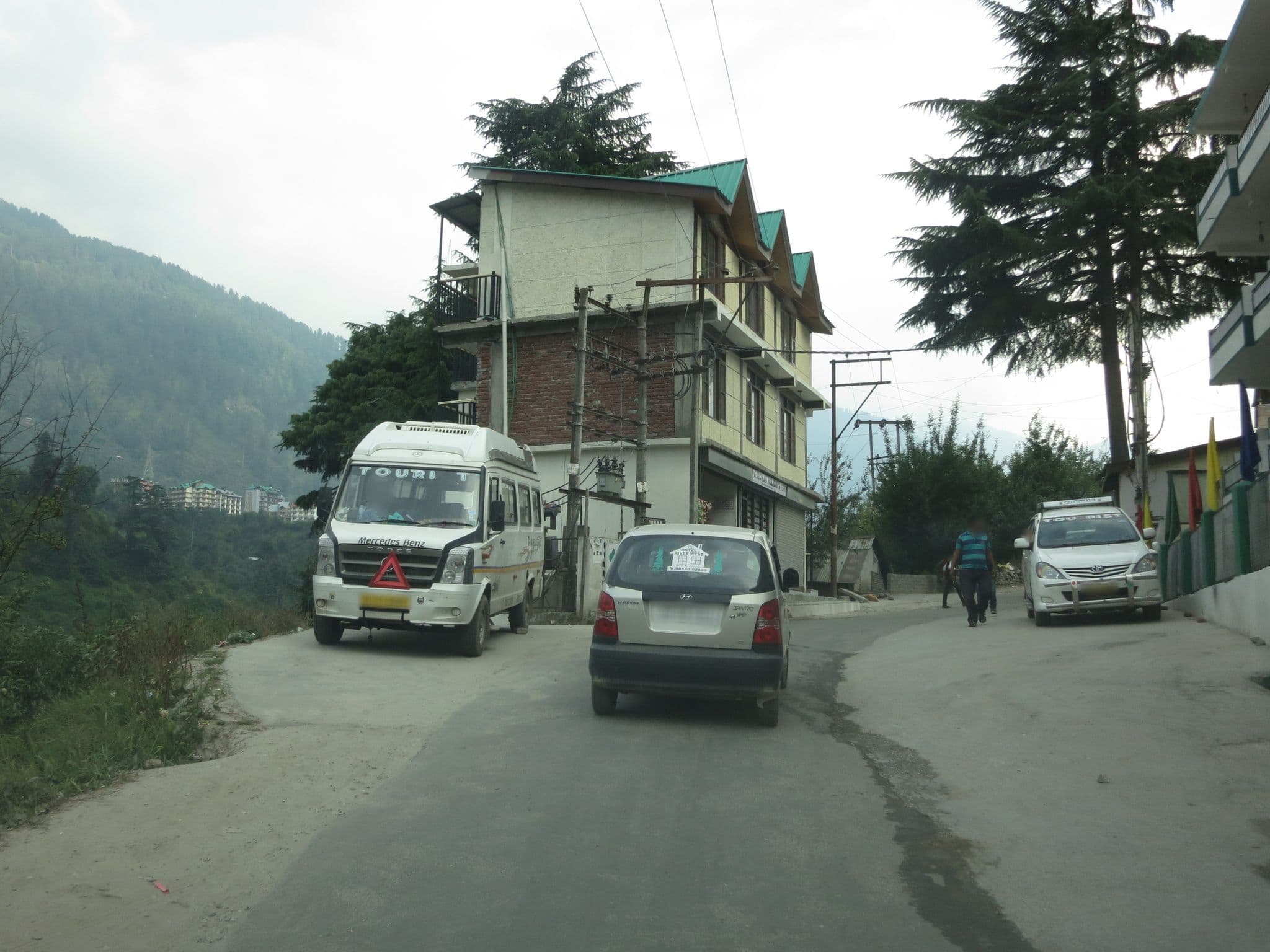 Street view near OYO 1414 Hotel Kalinga Grand, Kulu — © lto (CC BY-SA · Mapillary)