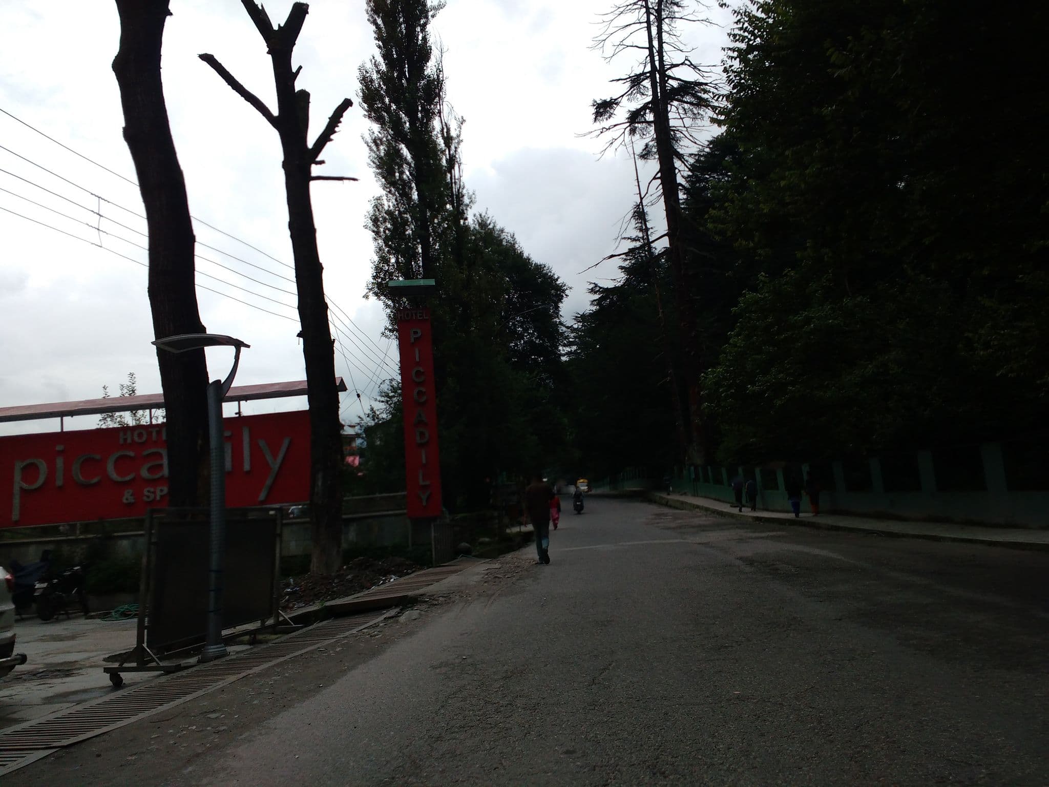 Street view near Bliss and Blossom Cottage, Kulu — © srividya (CC BY-SA · Mapillary)