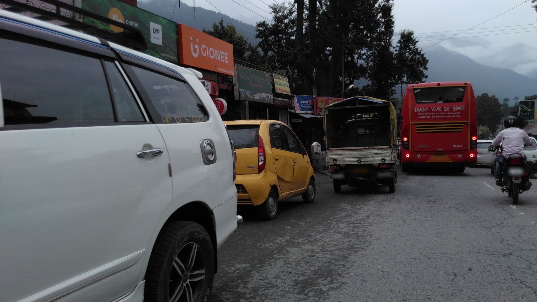 Street view near Renest River Country Resort, Manali, Kulu — © lto (CC BY-SA · Mapillary)