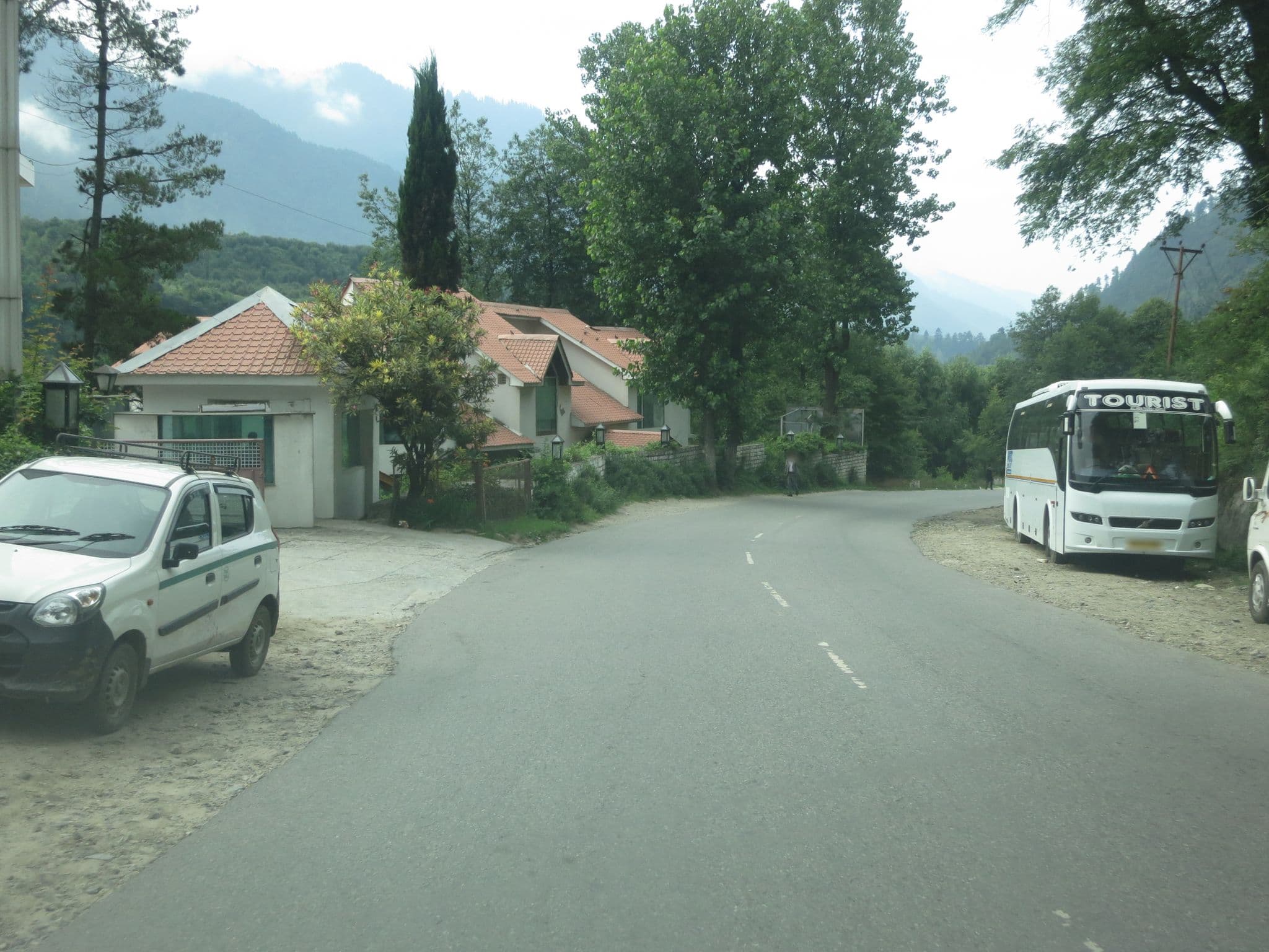 Street view near Citrus Resort, Kulu — © lto (CC BY-SA · Mapillary)