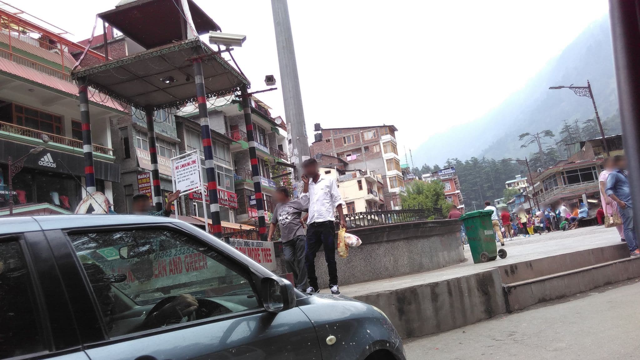 Street view near Hotel Unique, Kulu — © lto (CC BY-SA · Mapillary)