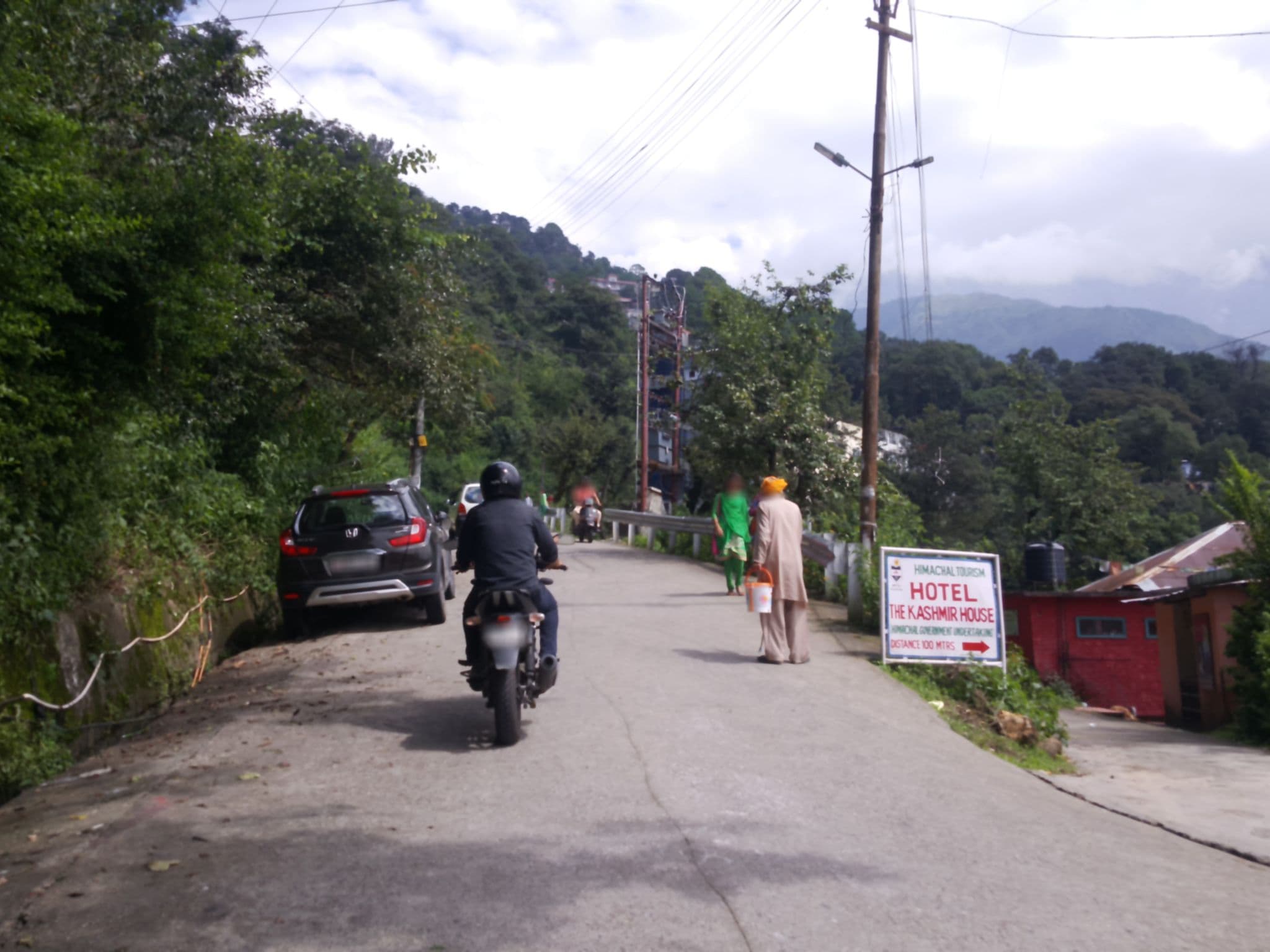 Street view near Hotel Bliss Valley, Dharamsala — © soale (CC BY-SA · Mapillary)