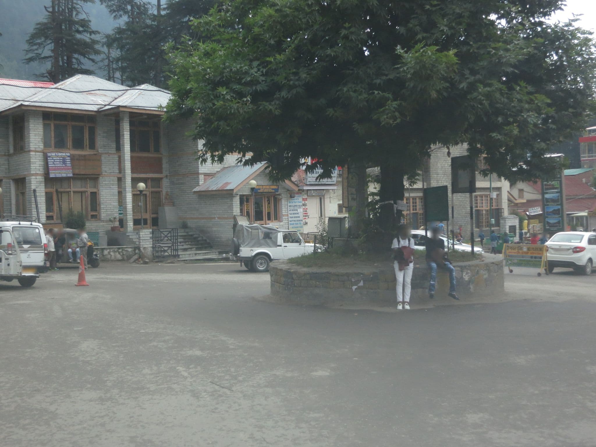 Street view near Yak Hotel, Kulu — © lto (CC BY-SA · Mapillary)