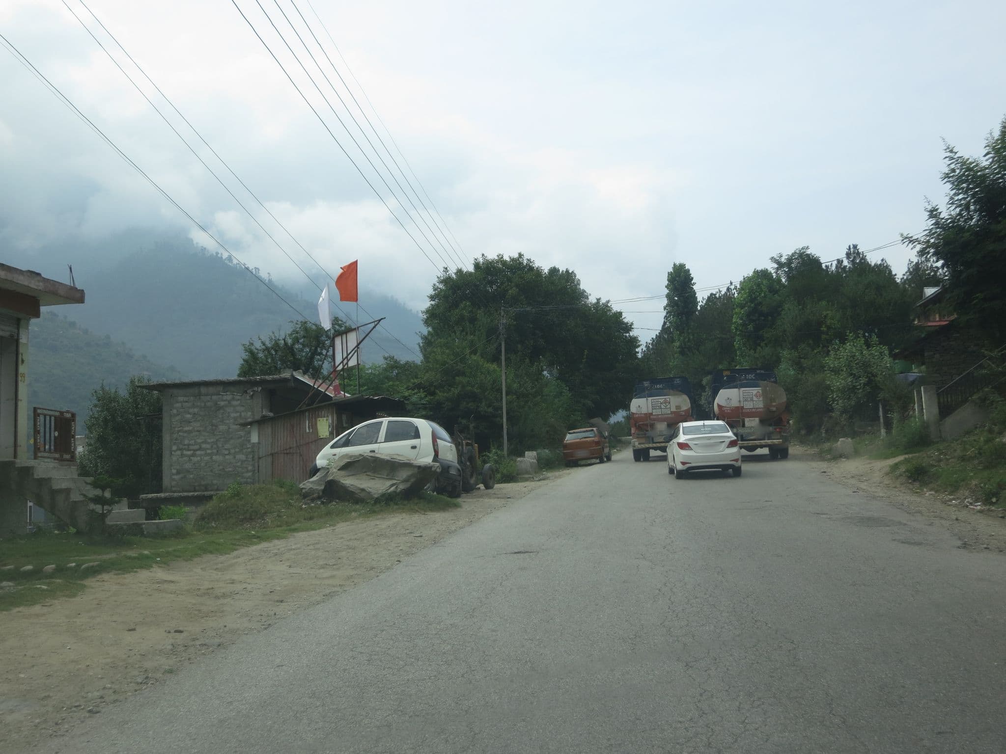 Street view near Corporates' Orchard Park, Kulu — © lto (CC BY-SA · Mapillary)