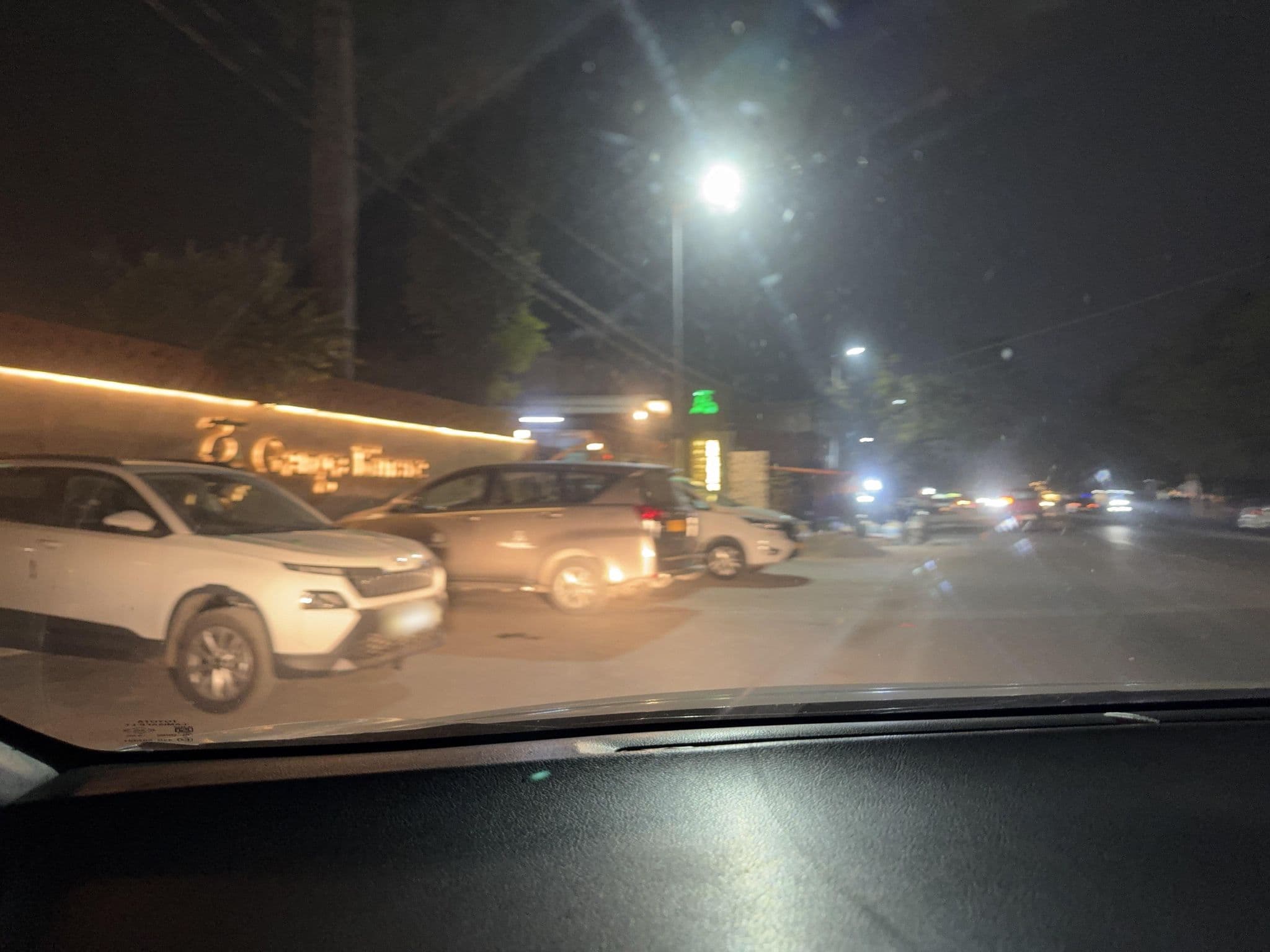 Street view near Ganga Kinare - A Riverside Boutique Hotel, Rishīkesh — © shahashishg (CC BY-SA · Mapillary)