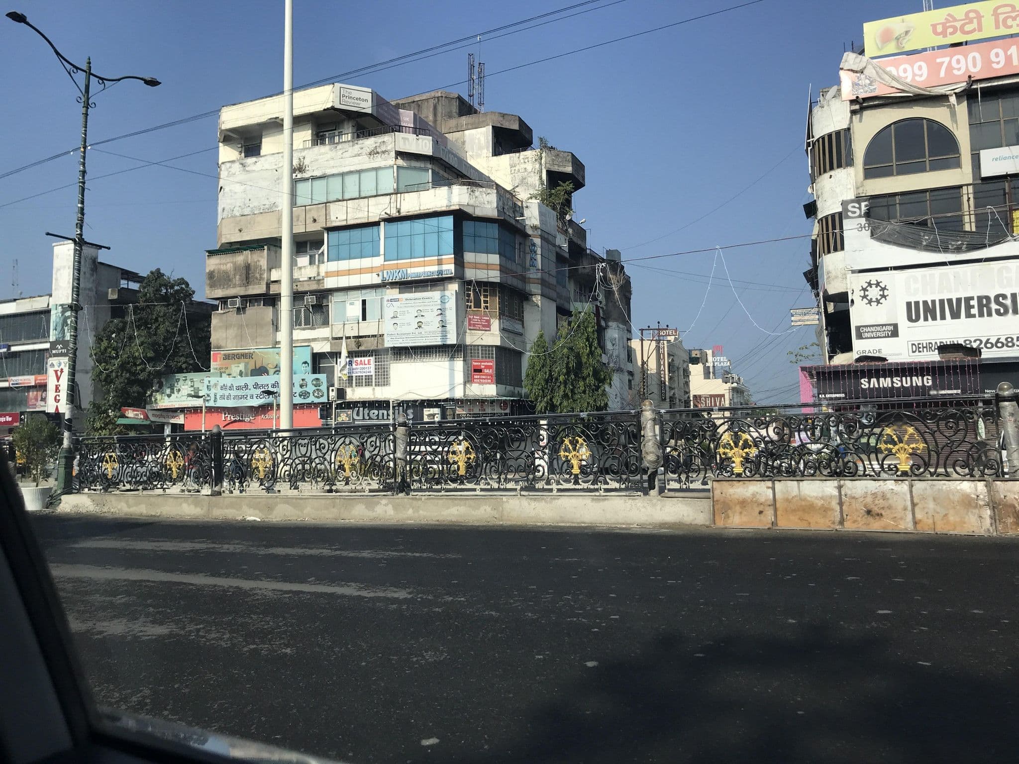 Street view near OYO 14179 Panchvati, Dehradun — © miguel_andrade (CC BY-SA · Mapillary)