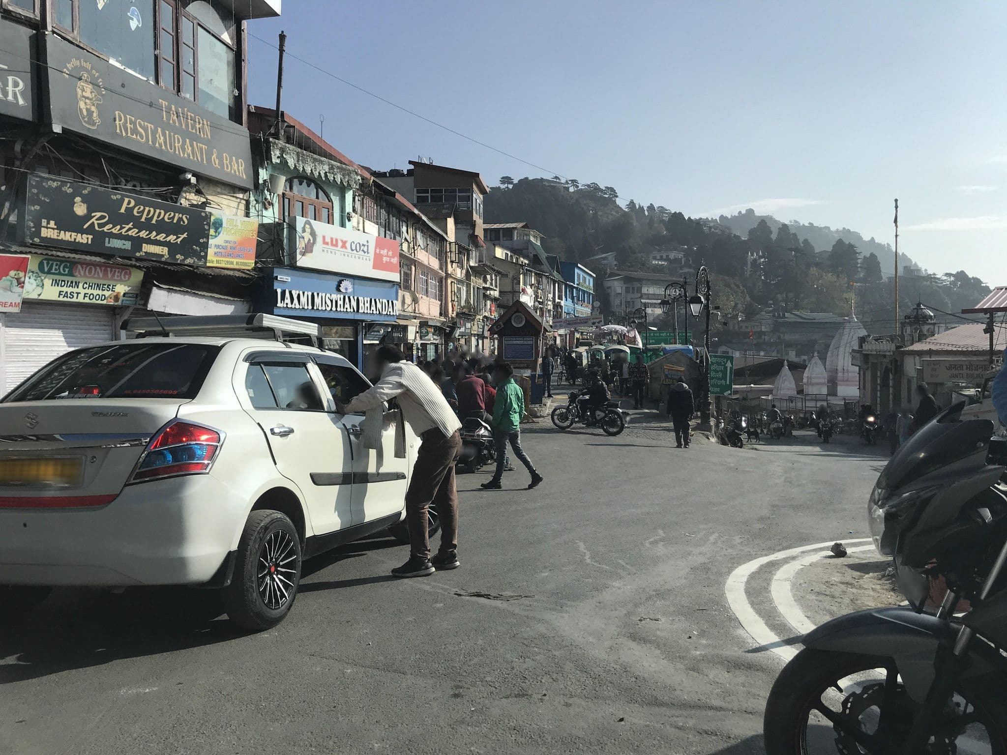 Street view near Shilton, Mussoorie — © miguel_andrade (CC BY-SA · Mapillary)