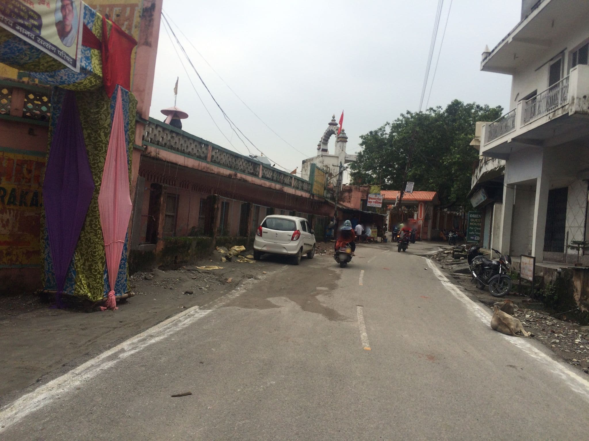Street view near Rishabh, Rishīkesh — © shailajashah (CC BY-SA · Mapillary)