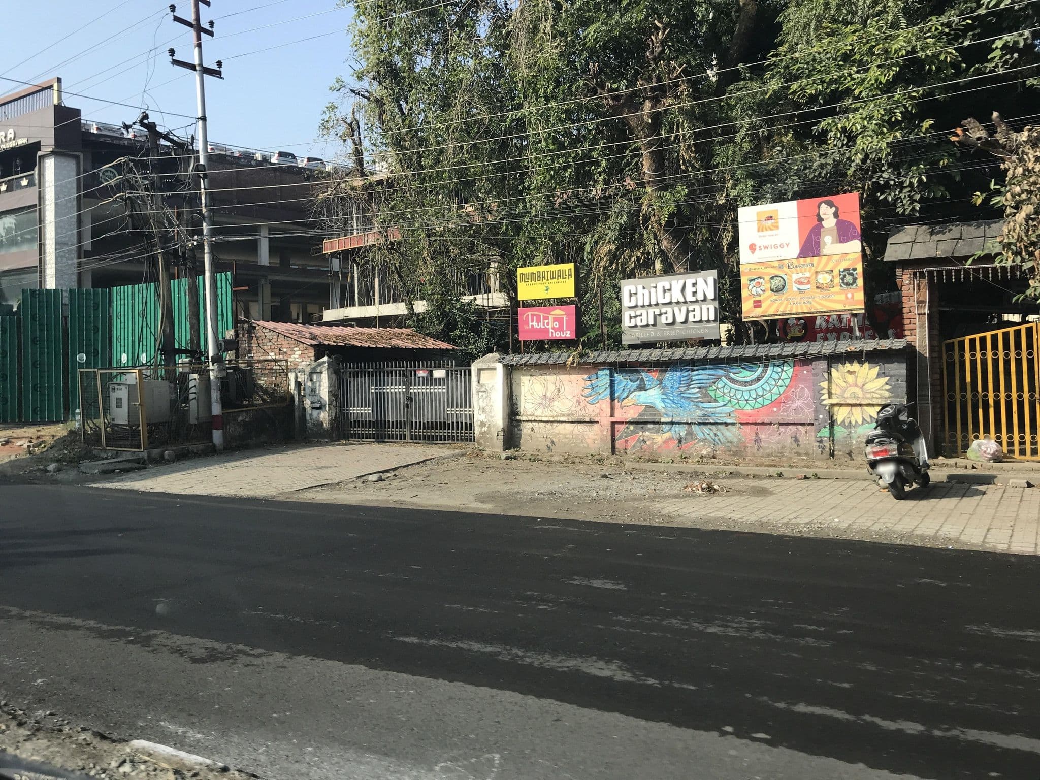 Street view near OYO 4828 Osho Resorts Deluxe, Dehradun — © miguel_andrade (CC BY-SA · Mapillary)