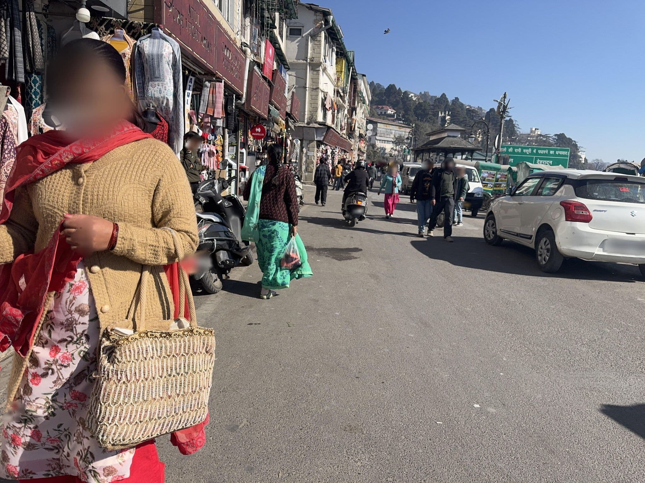 Street view near Hotel Ashoka Continental, Mussoorie — © shahashishg (CC BY-SA · Mapillary)