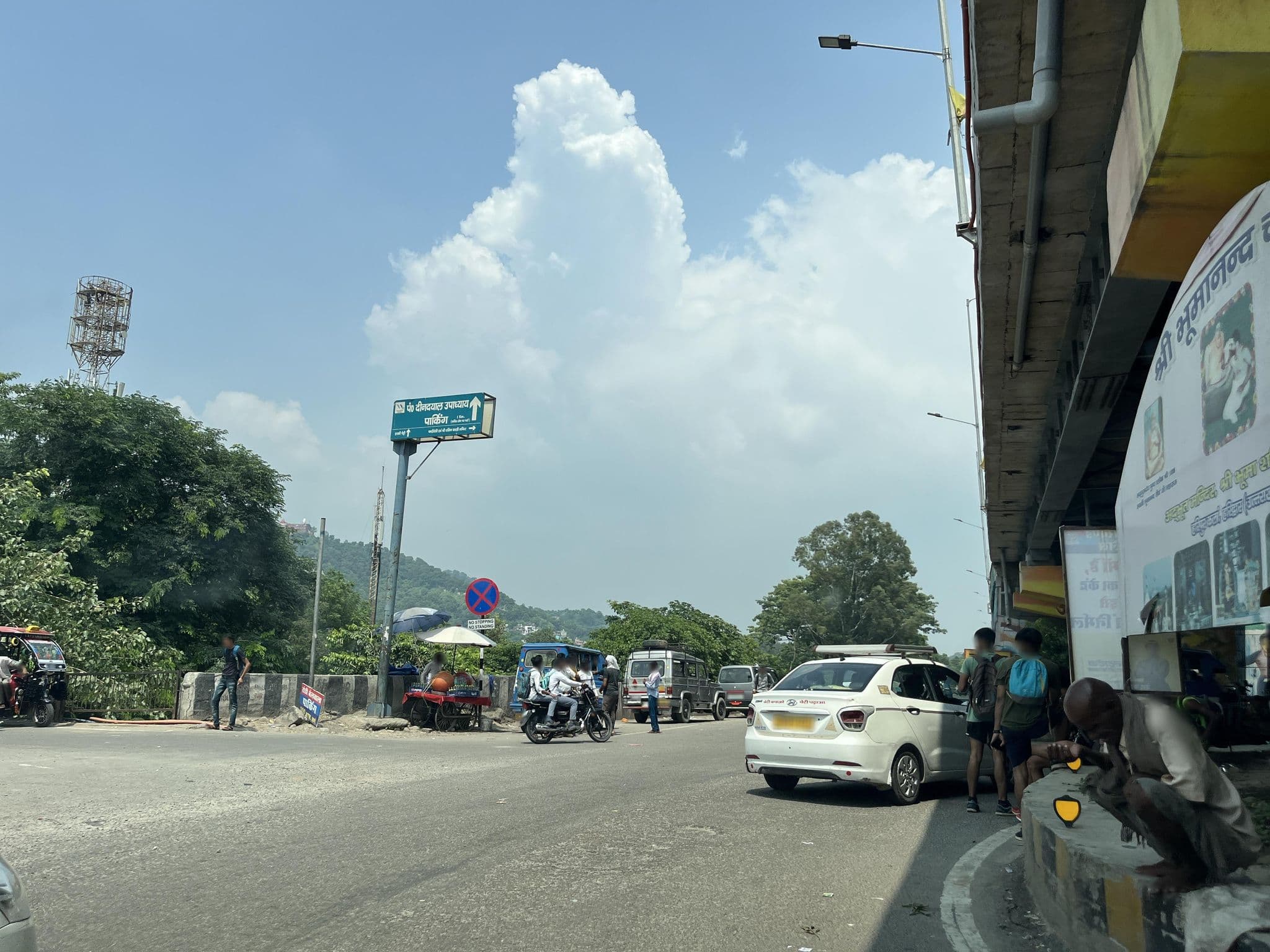 Street view near Sharma Lodge, Haridwar — © lakshyajeet (CC BY-SA · Mapillary)