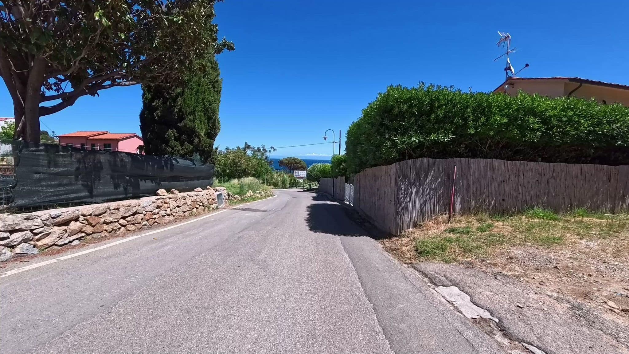 Street view near Hotel S. Andrea SAS di Abrate Teresa & C., Marciana Marina — © voyage-hors-saison (CC BY-SA · Mapillary)