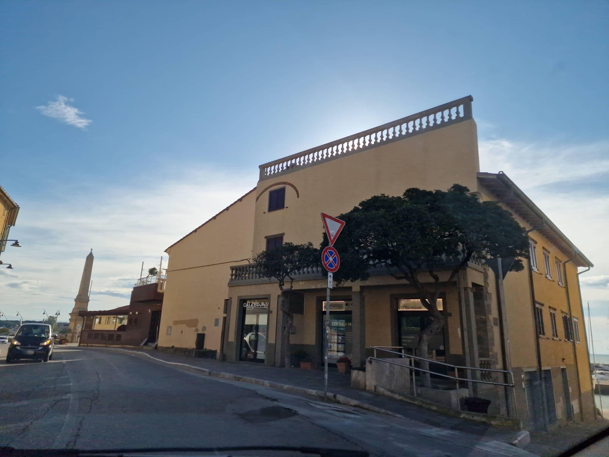 Street view near Residenza Le Galere, Castiglione della Pescaia — © giacomo123 (CC BY-SA · Mapillary)