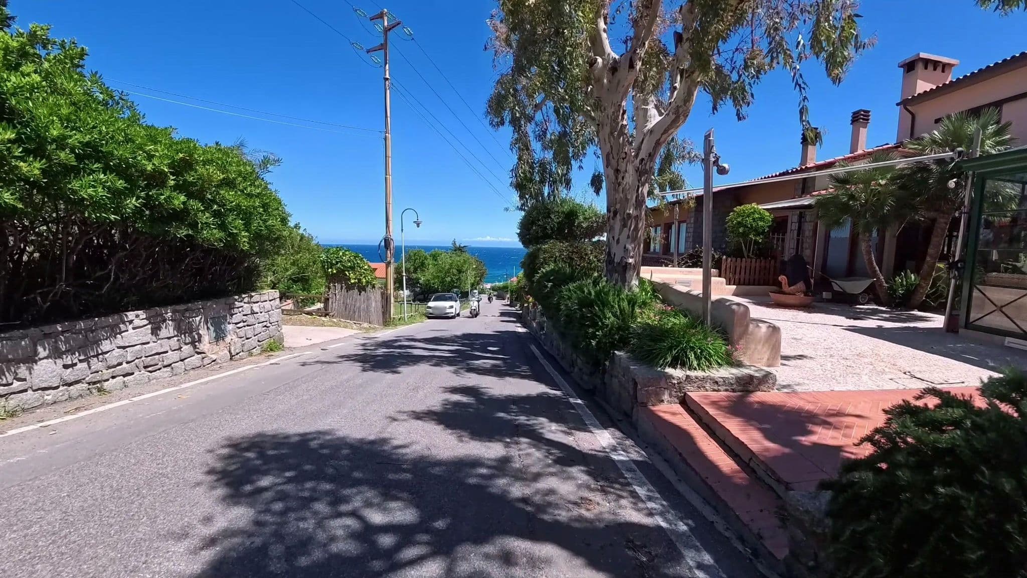 Street view near Hotel Cernia Isola Botanica, Marciana Marina — © voyage-hors-saison (CC BY-SA · Mapillary)