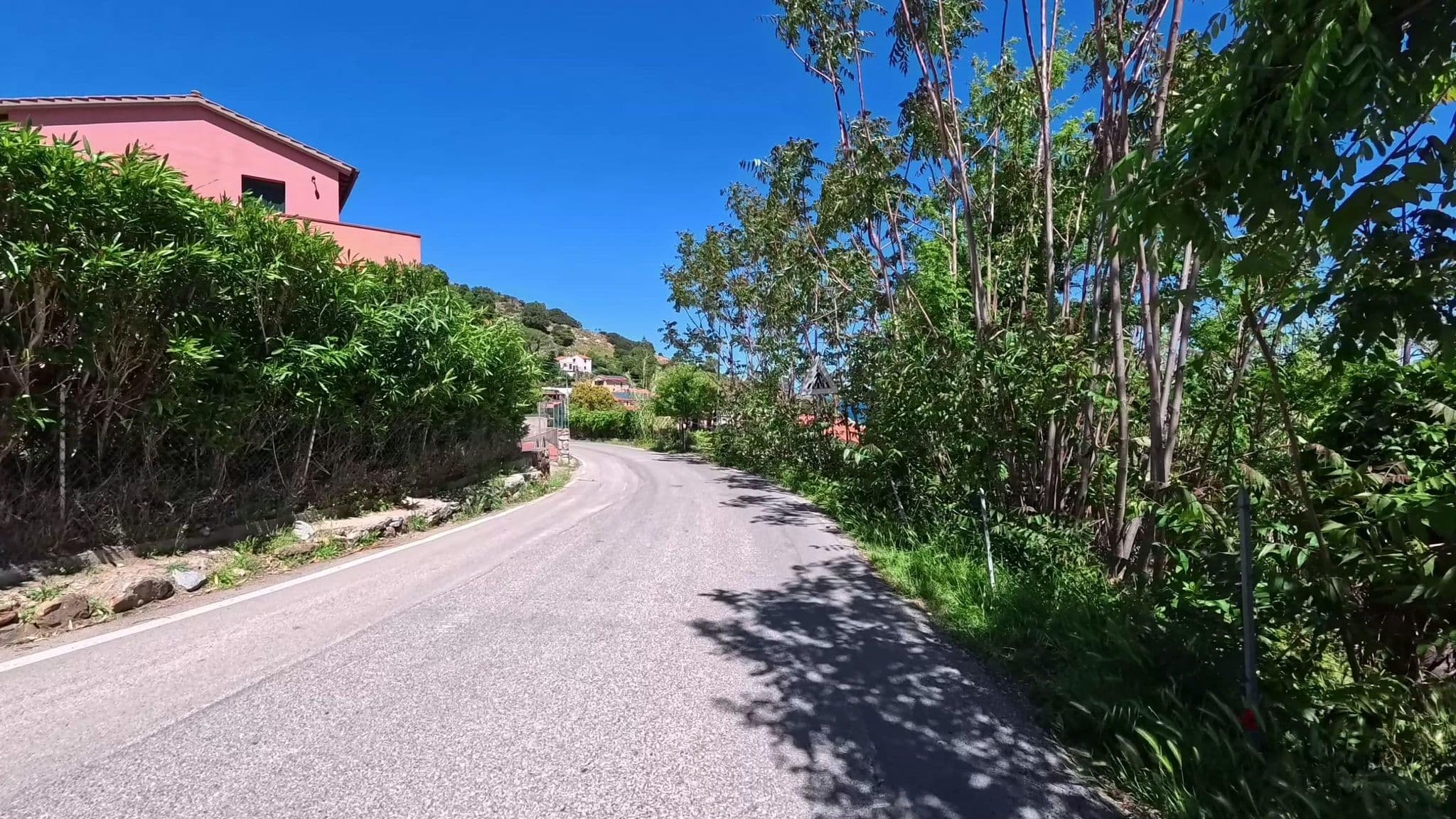 Street view near Hotel Cernia Holidays SRL, Marciana Marina — © voyage-hors-saison (CC BY-SA · Mapillary)