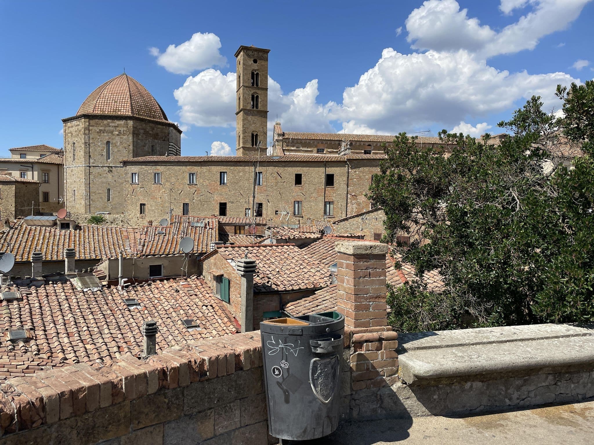 Street view near Vallacchi, Volterra — © asturksever (CC BY-SA · Mapillary)