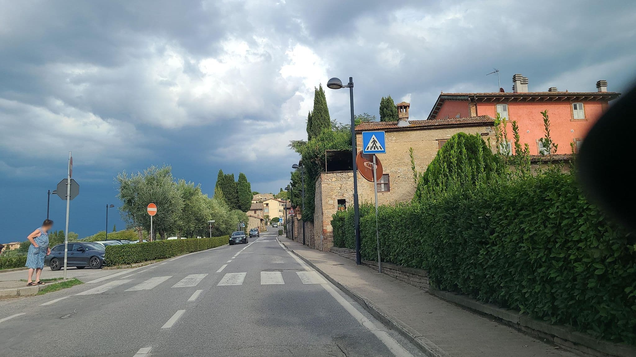 Street view near hotel Villa Belvedere, San Gimignano — © chrisbeddow (CC BY-SA · Mapillary)
