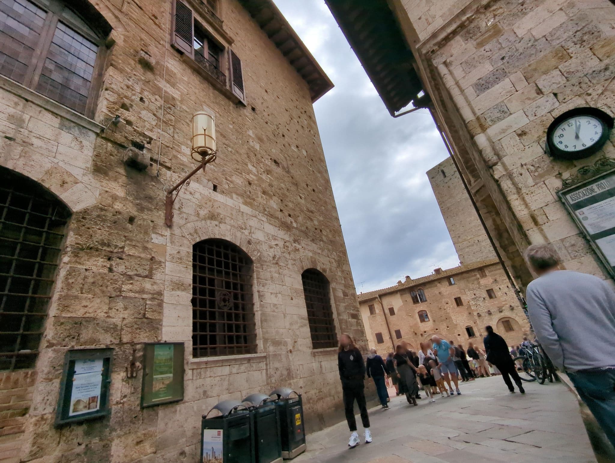 Street view near Azienda Agricola La Ripa, San Gimignano — © ente (CC BY-SA · Mapillary)