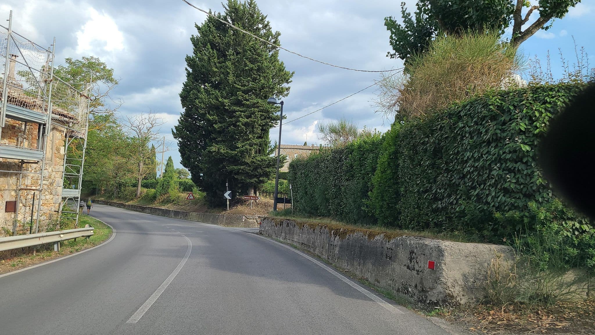 Street view near Villa Del Sole, San Gimignano — © chrisbeddow (CC BY-SA · Mapillary)