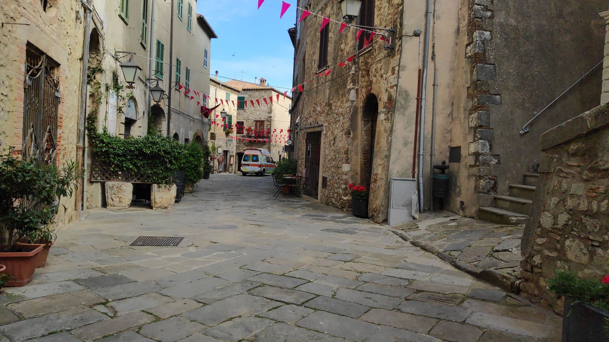 Street view near Villa Garden, Manciano — © marcuscalabresus (CC BY-SA · Mapillary)