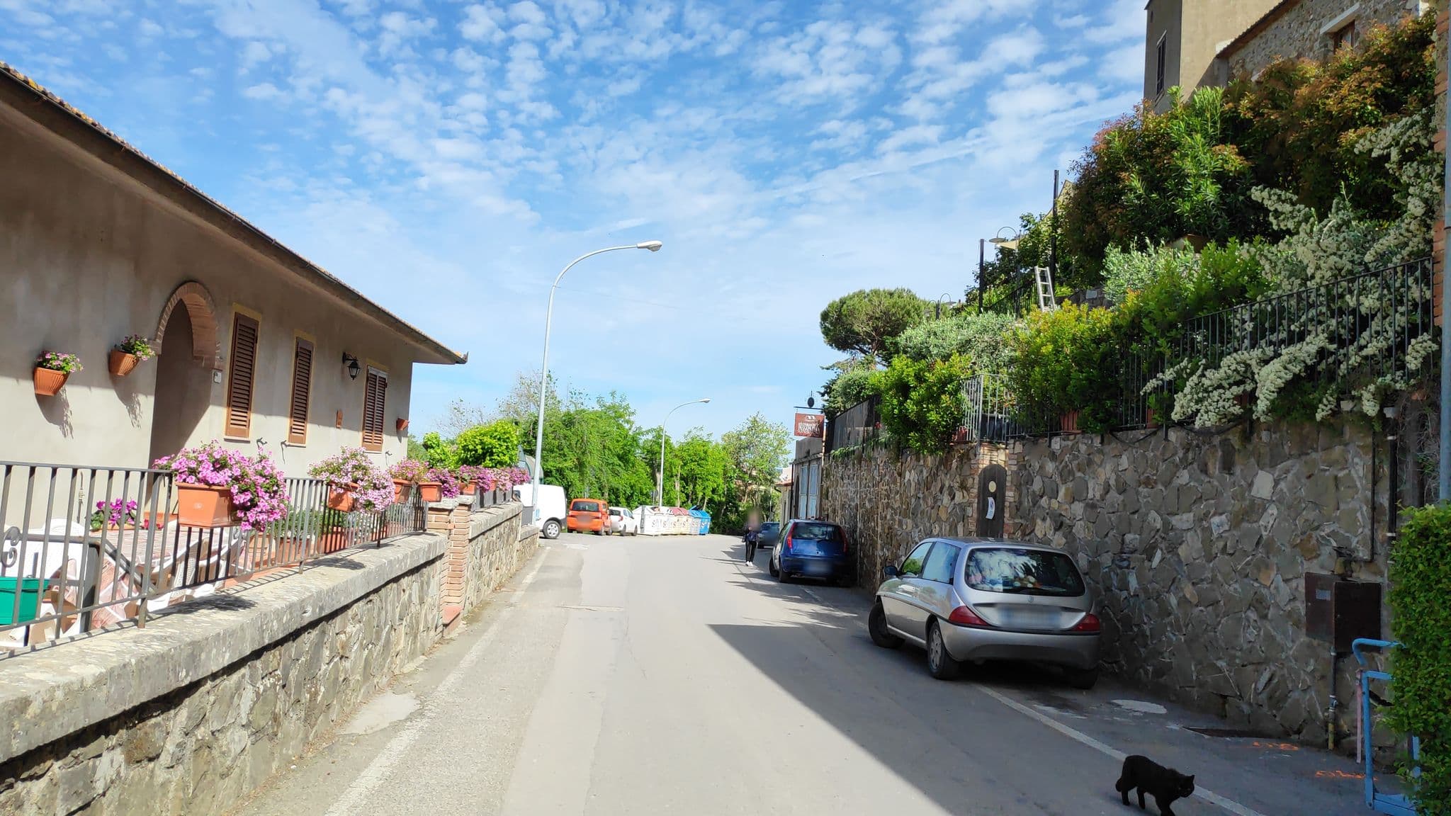 Street view near Albergo Ristorante L'oliveto, Manciano — © marcuscalabresus (CC BY-SA · Mapillary)