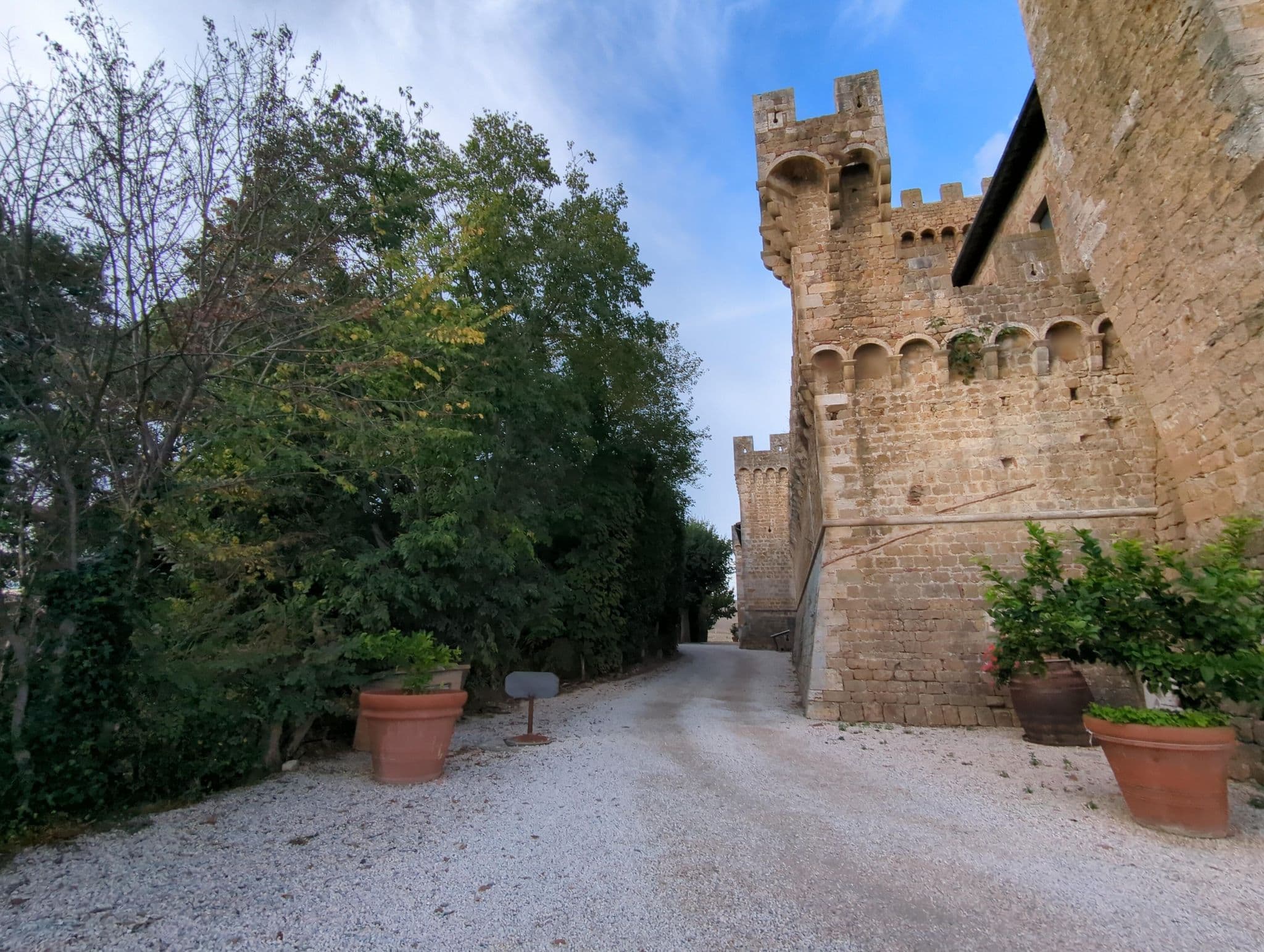 Street view near La Grancia, Pienza — © ente (CC BY-SA · Mapillary)