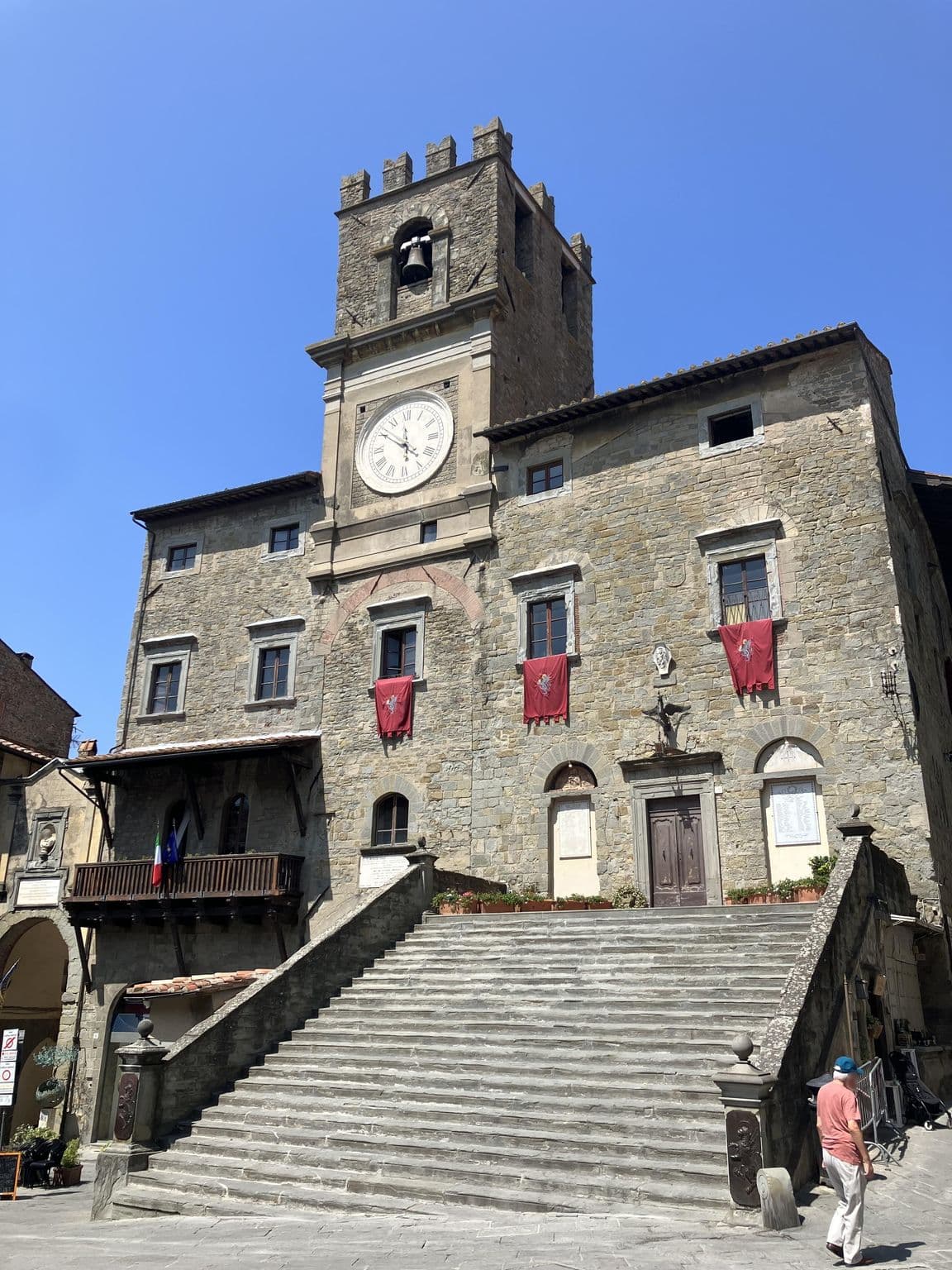 Street view near La Ruota Amministrazioni e Gestioni SRL, Cortona — © CasGroenigen (CC BY-SA · Mapillary)
