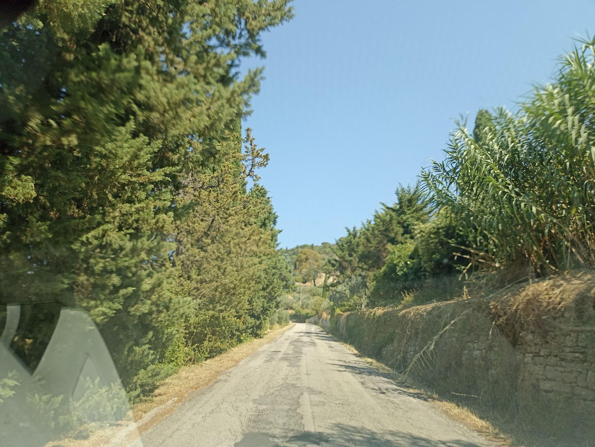 Street view near Villa Serena Serenella Limonaia, Cortona — © massic80 (CC BY-SA · Mapillary)