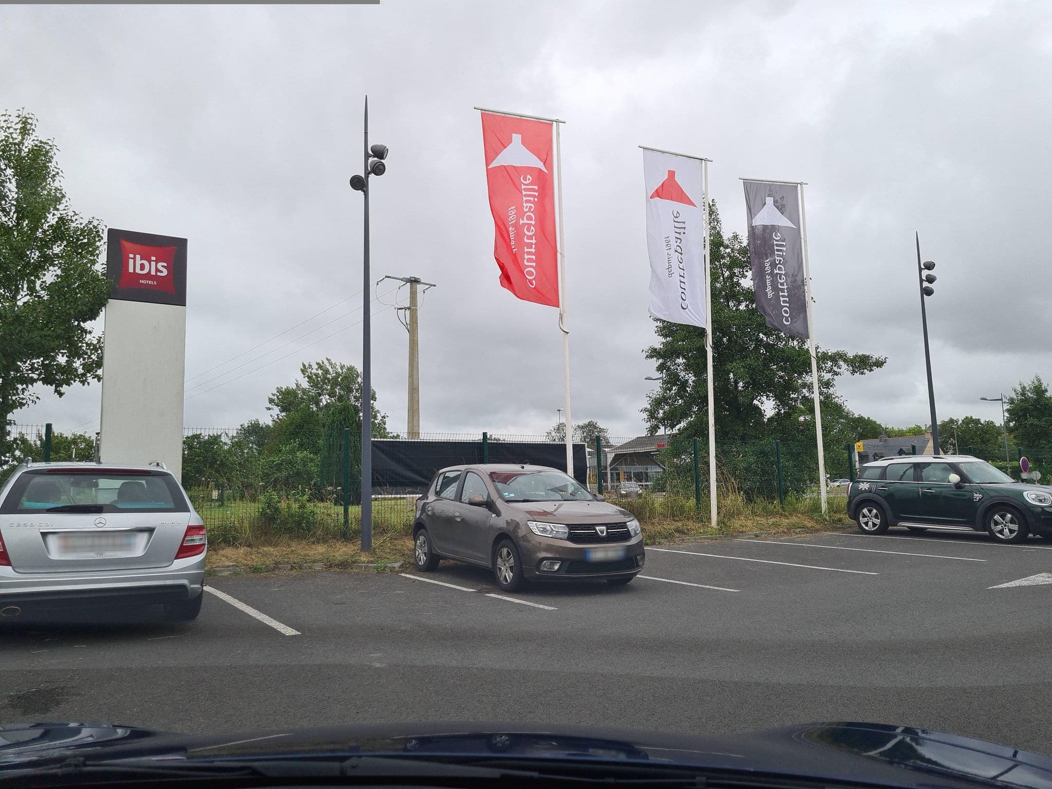 Street view near Ibis, Pontorson — © kino (CC BY-SA · Mapillary)