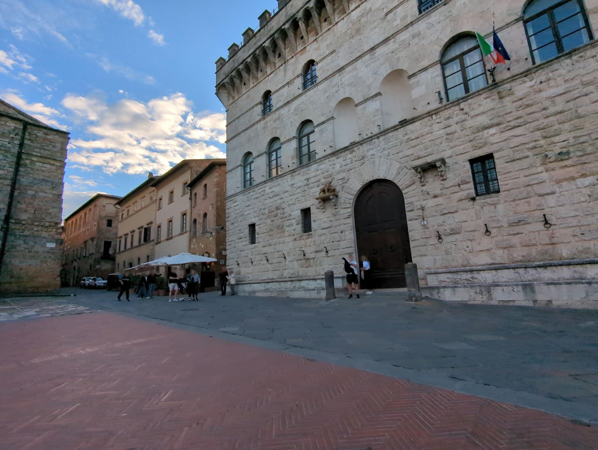 Street view near Montepulciano Hotels, Montepulciano — © ente (CC BY-SA · Mapillary)