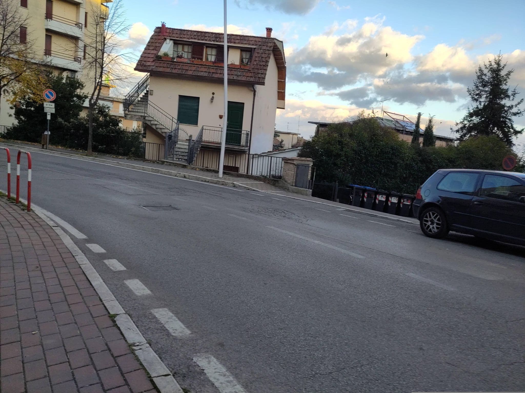 Street view near Hotel Giglio, Chianciano Terme — © marcuscalabresus (CC BY-SA · Mapillary)
