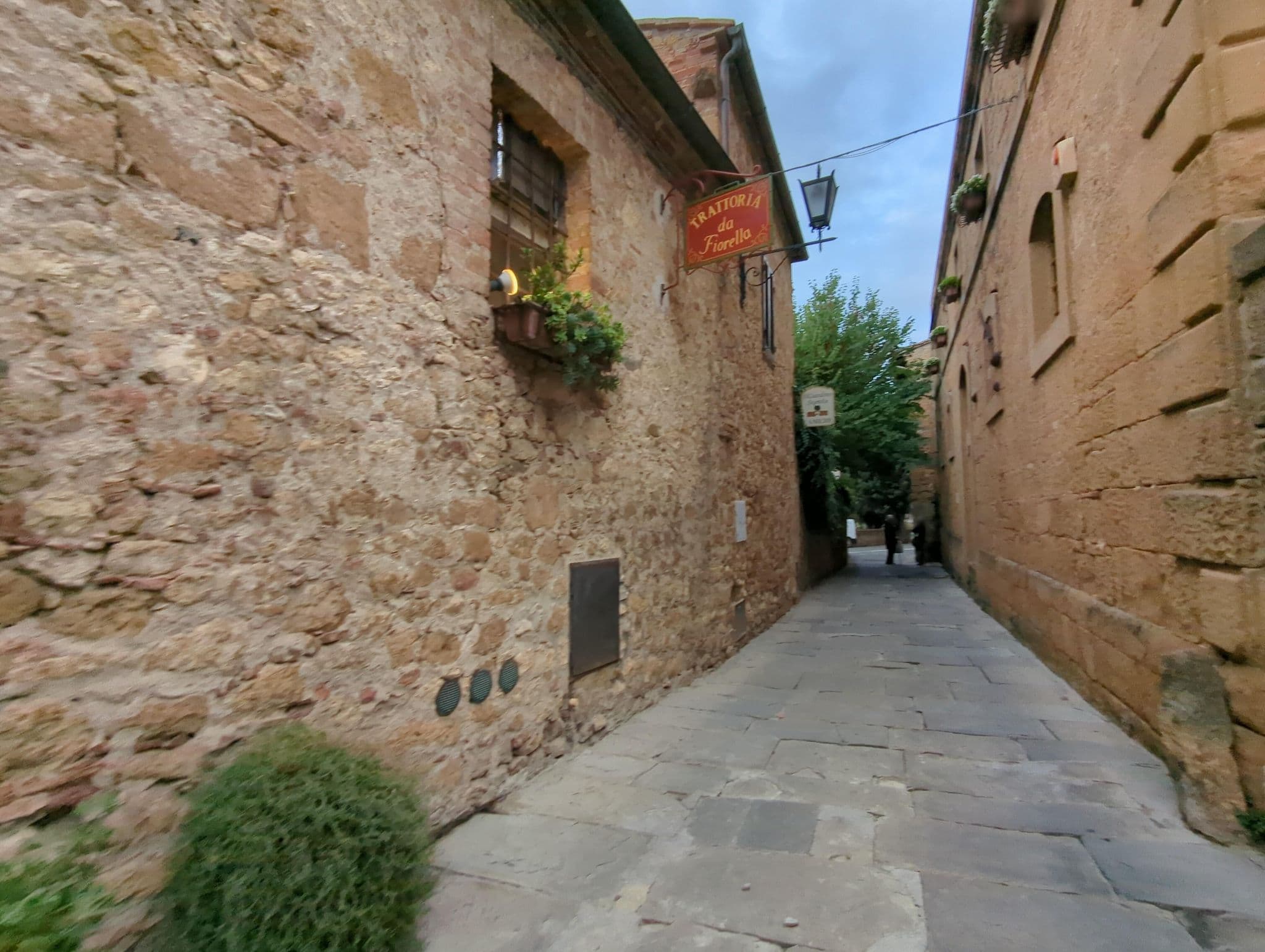 Street view near Oliviera Camere, Pienza — © ente (CC BY-SA · Mapillary)