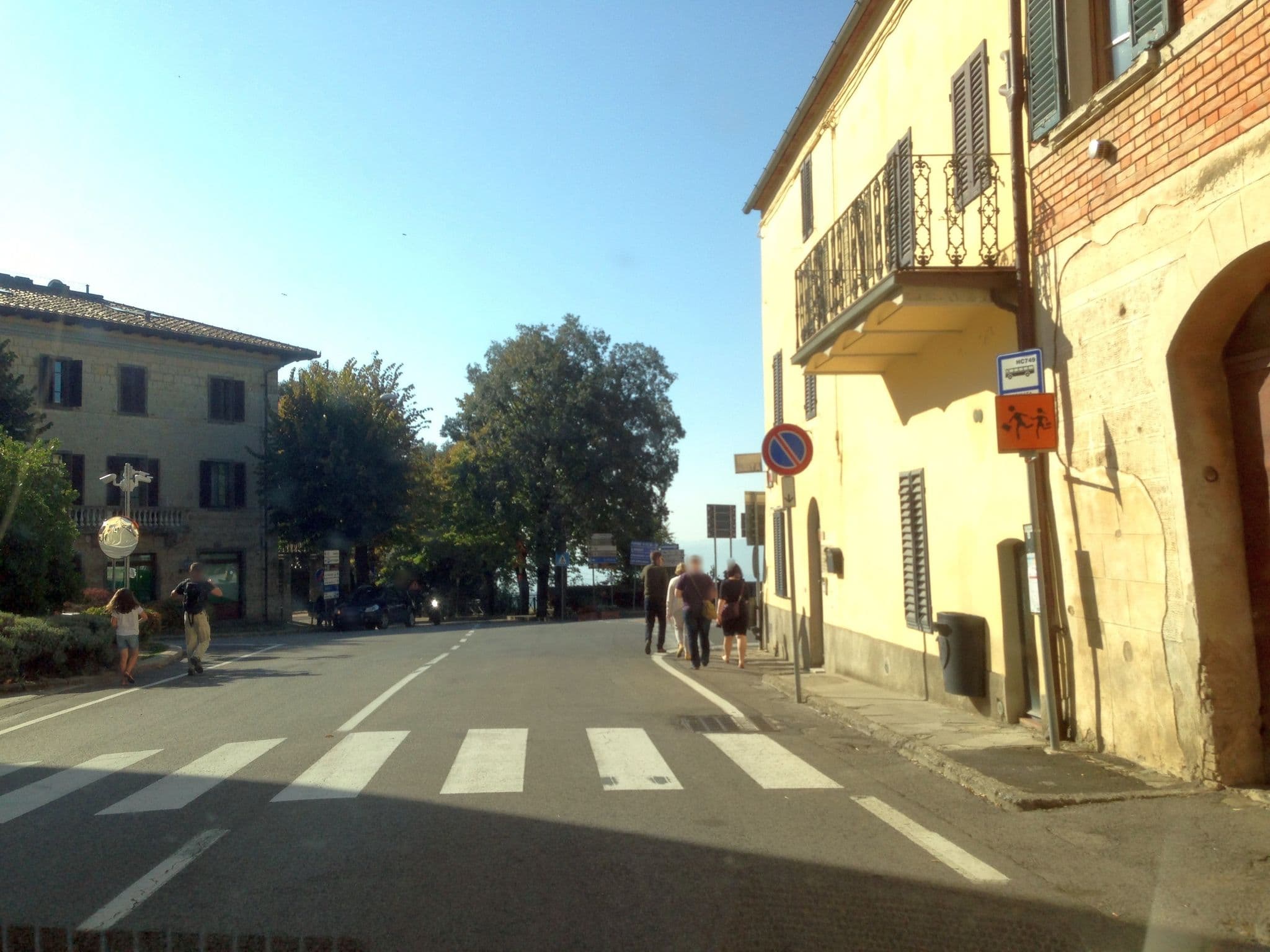 Street view near Albergo Ristorante Casafrassi, Castellina in Chianti — © istefanos (CC BY-SA · Mapillary)